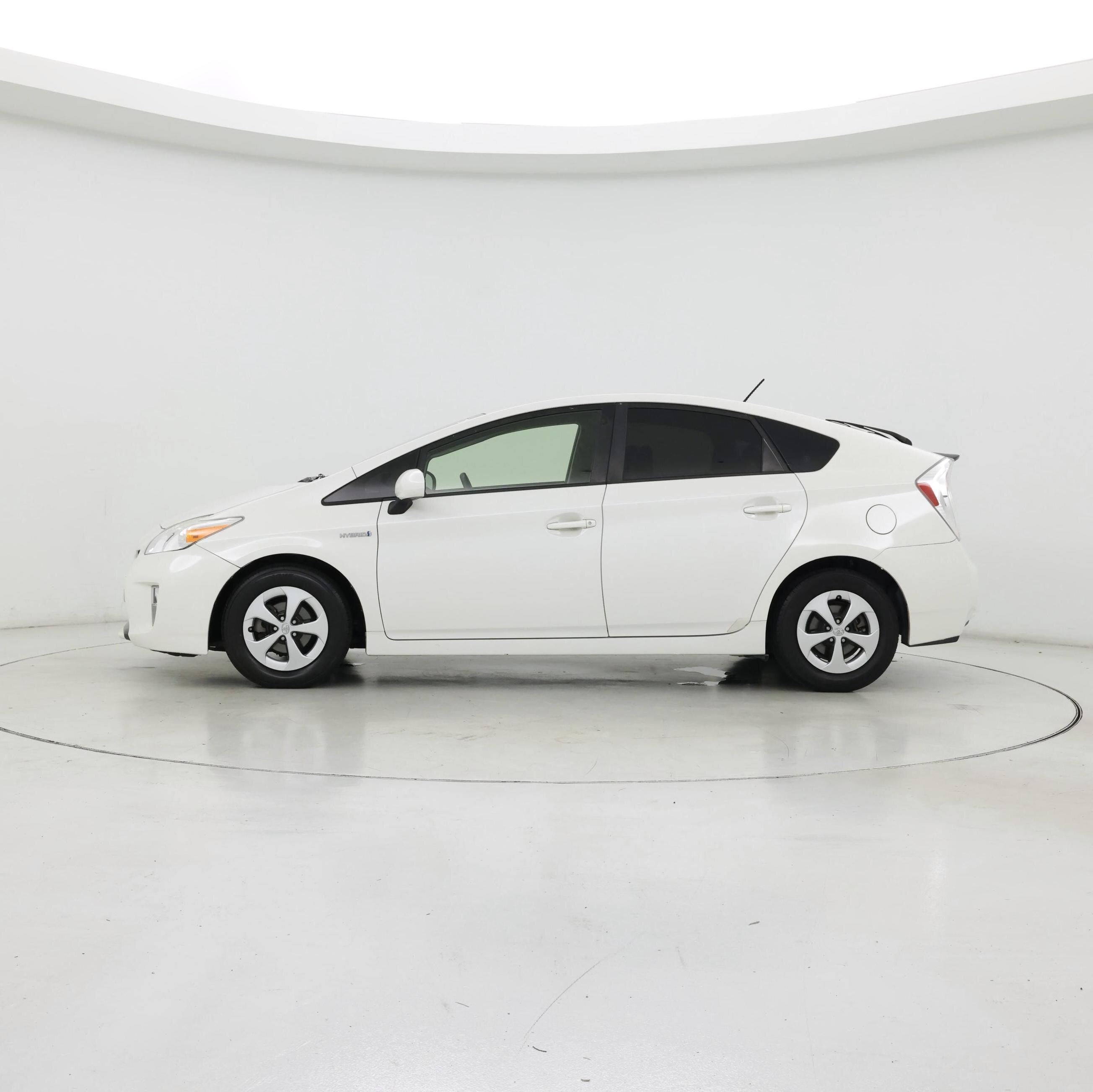 Thumbnail: 2014 Toyota Prius - 3
