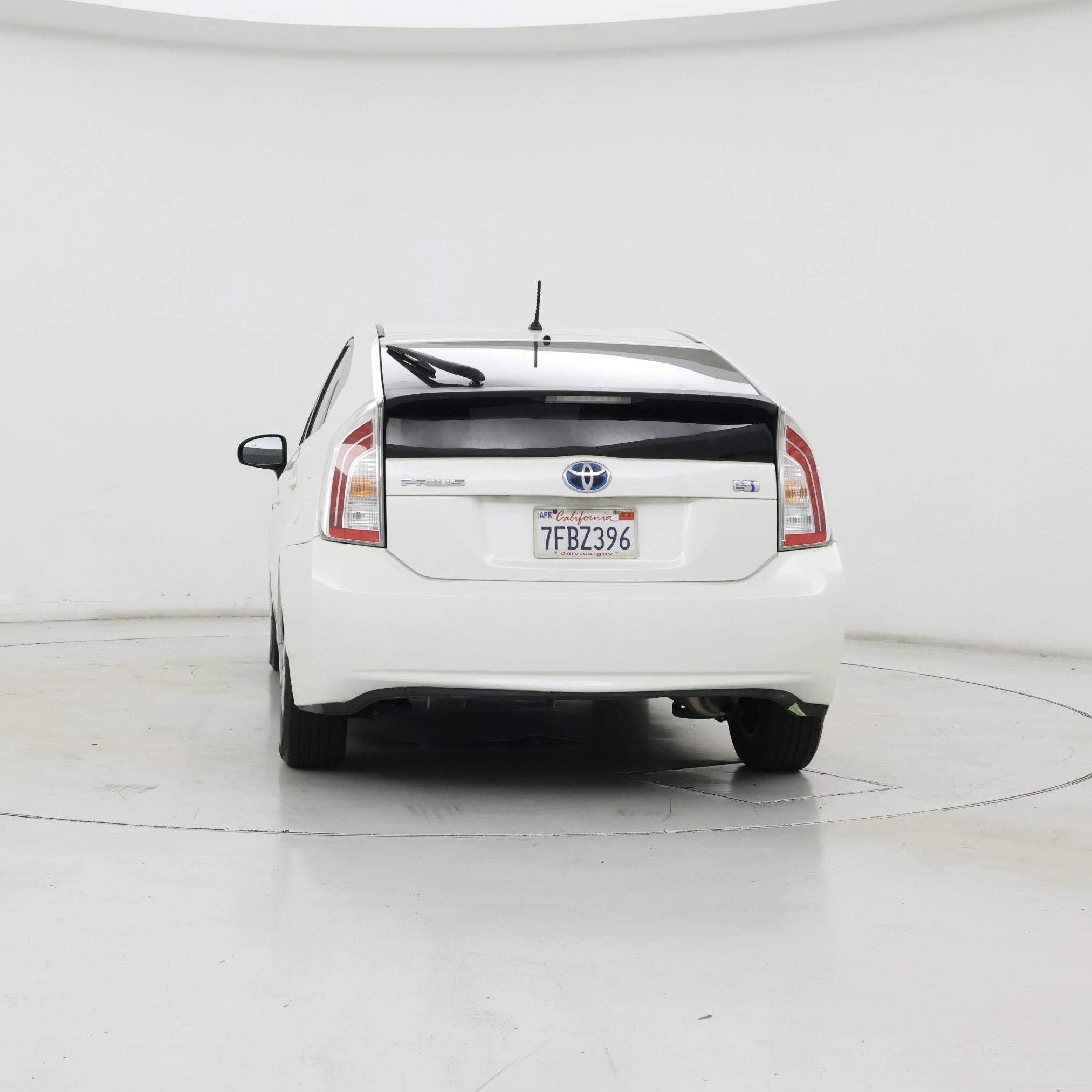 Thumbnail: 2014 Toyota Prius - 6