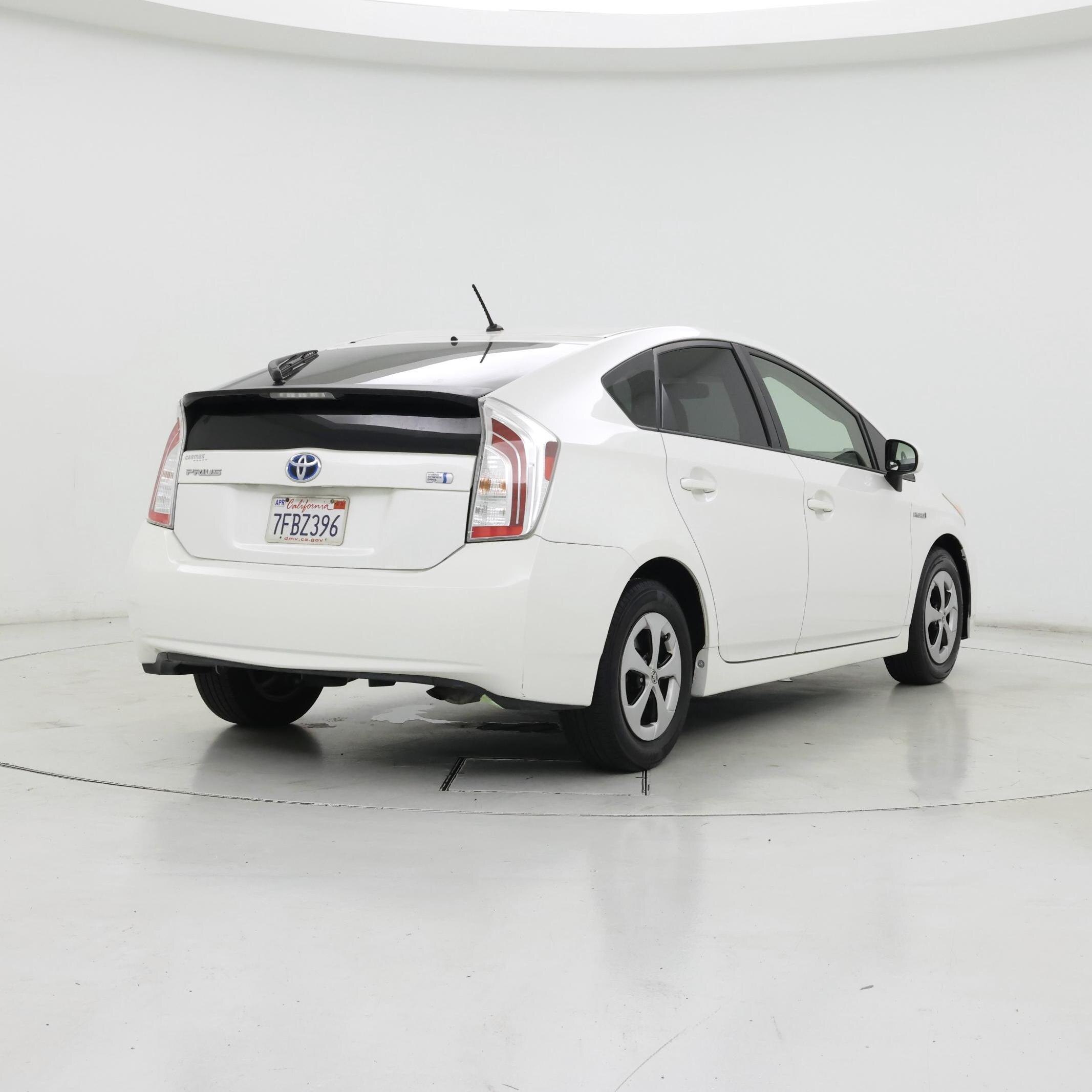 Thumbnail: 2014 Toyota Prius - 8