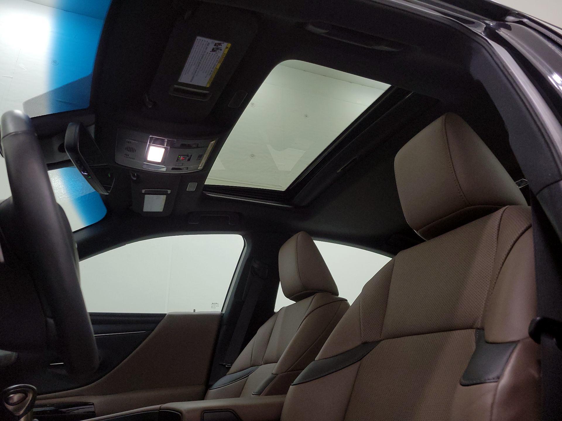 Thumbnail: 2025 Lexus ES - 19
