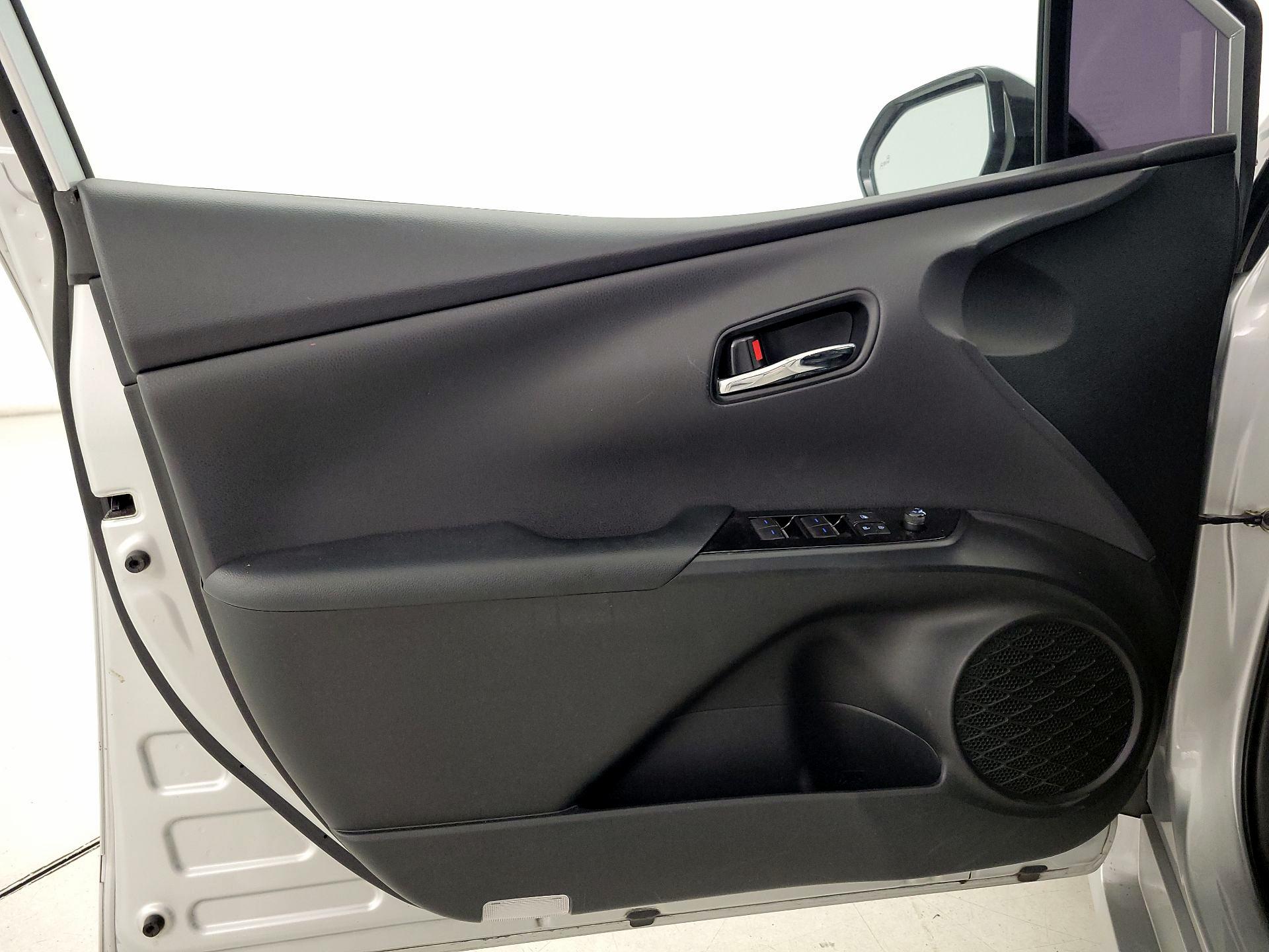 Thumbnail: 2019 Toyota Prius - 12