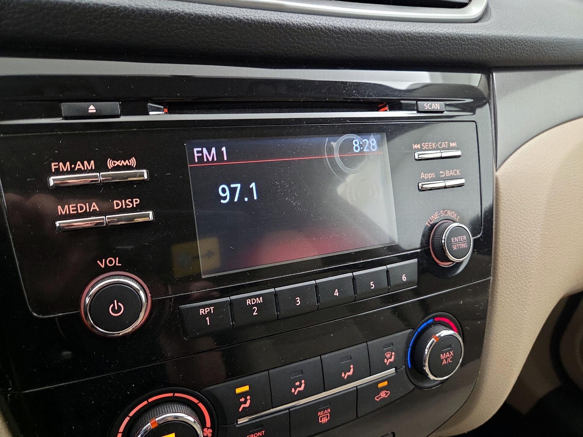 Thumbnail: 2016 Nissan Rogue - 15