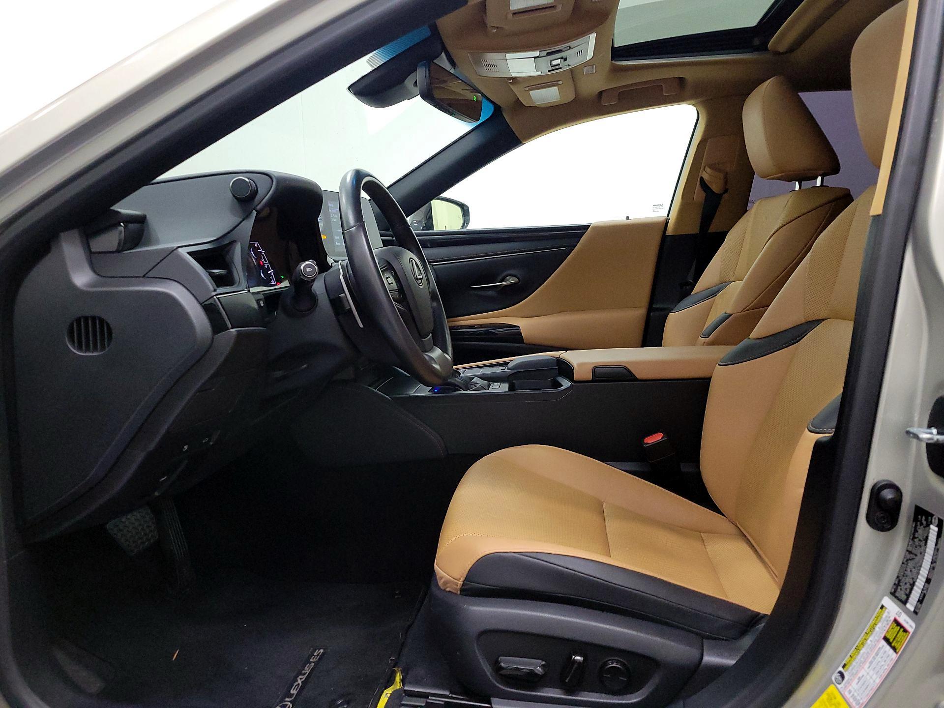 Thumbnail: 2022 Lexus ES - 11