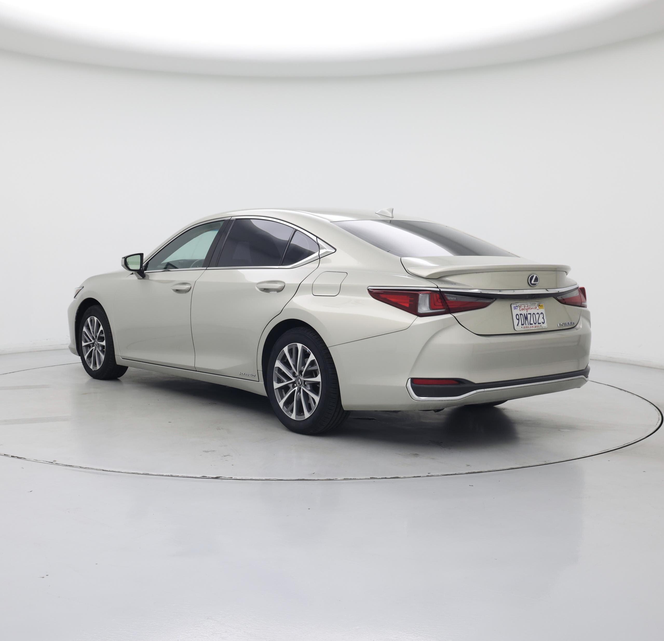 Thumbnail: 2022 Lexus ES - 2