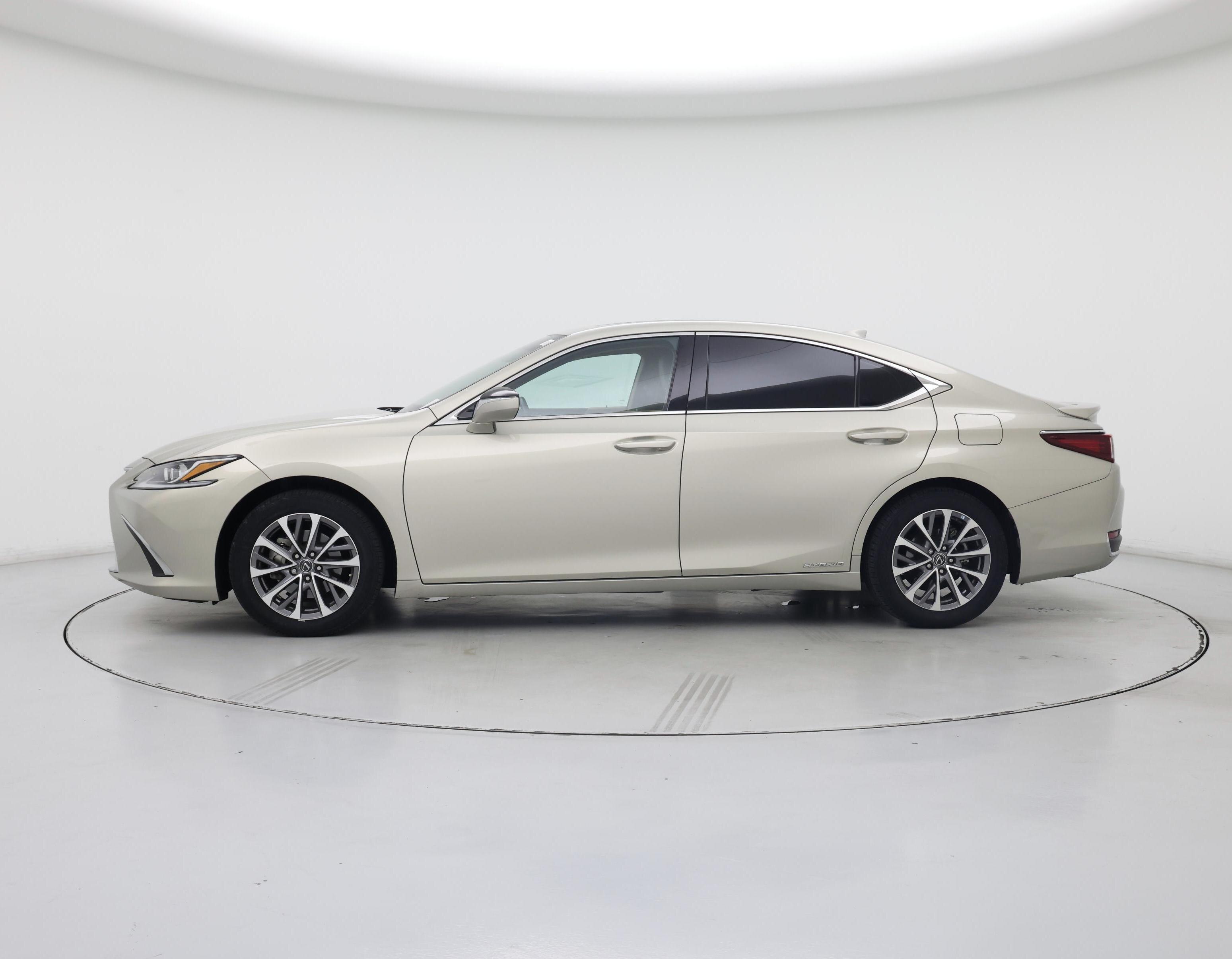 Thumbnail: 2022 Lexus ES - 3