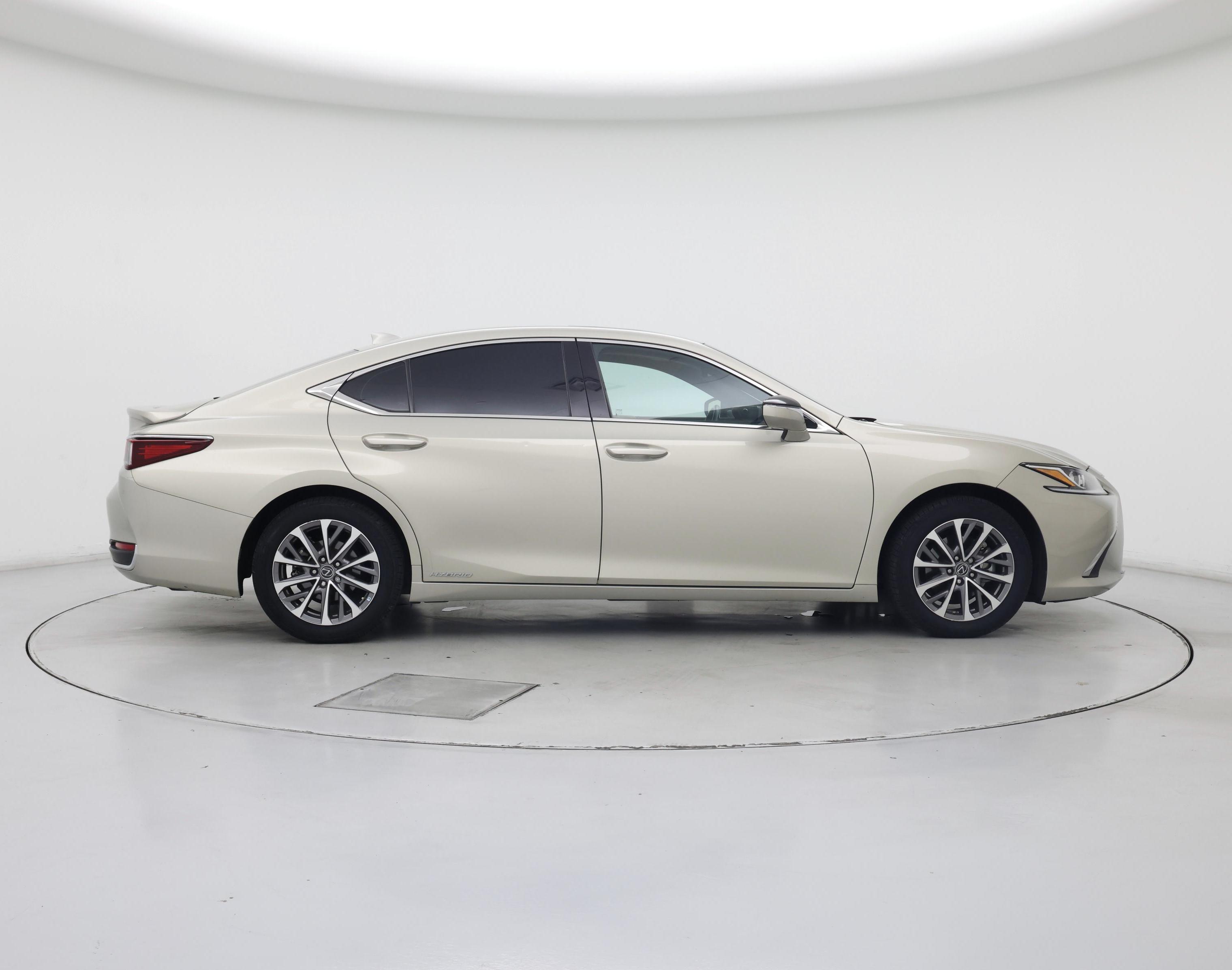 Thumbnail: 2022 Lexus ES - 7