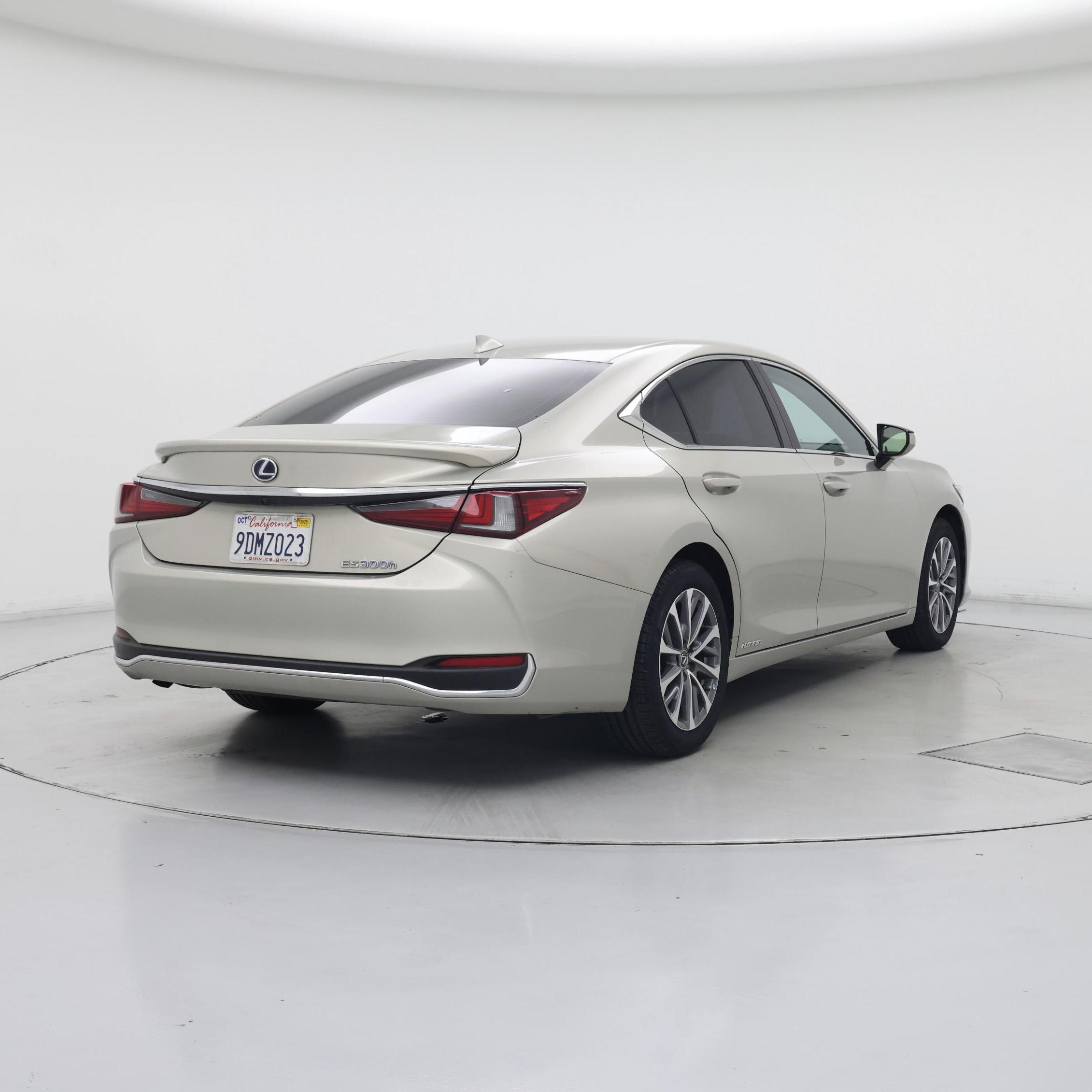 Thumbnail: 2022 Lexus ES - 8