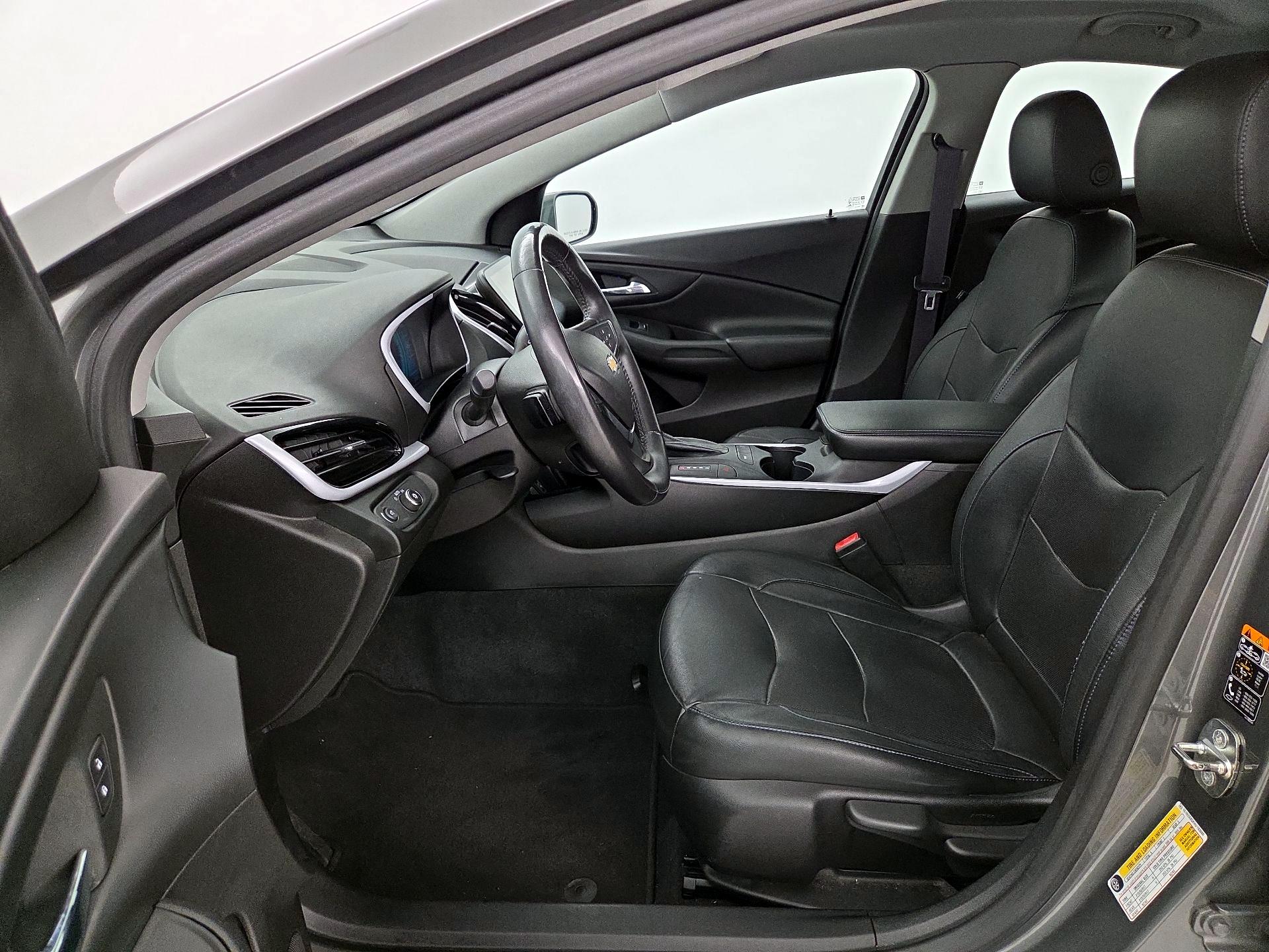 Thumbnail: 2017 Chevrolet Volt - 11
