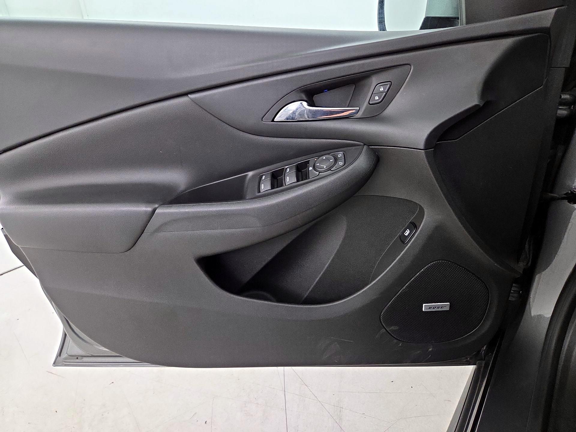 Thumbnail: 2017 Chevrolet Volt - 12