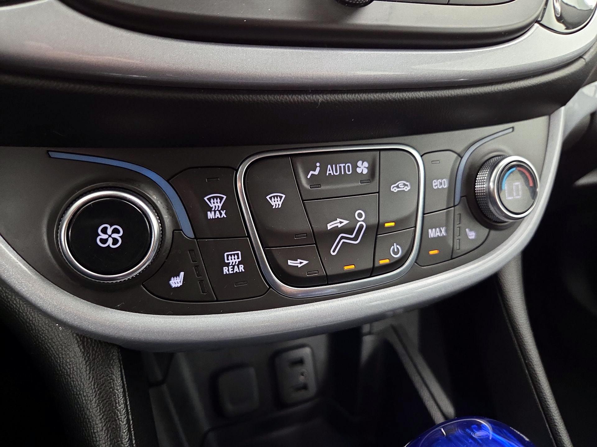 Thumbnail: 2017 Chevrolet Volt - 16