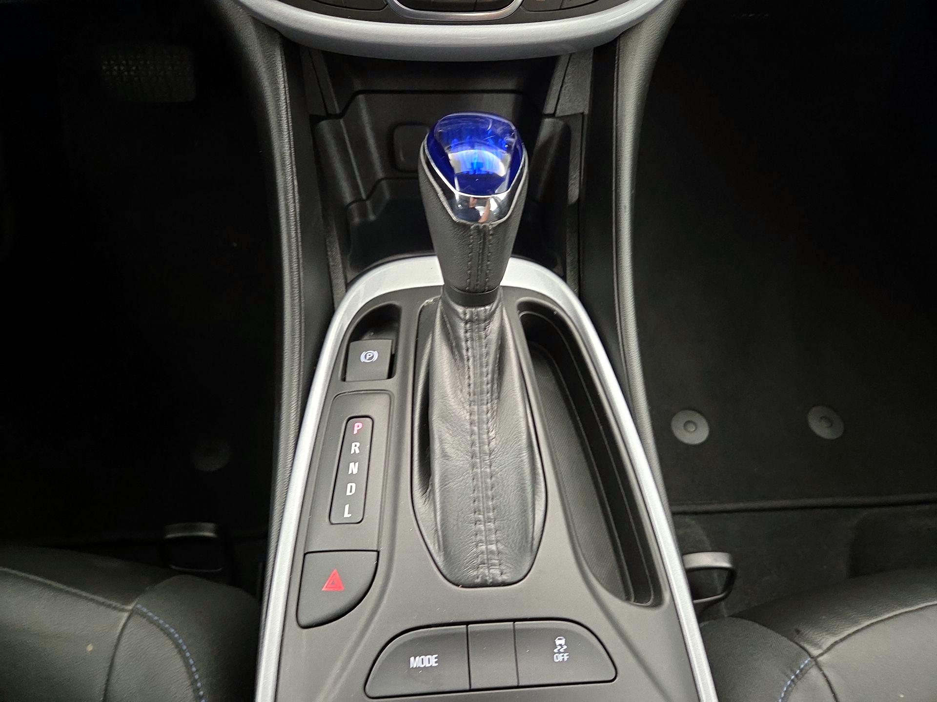 Thumbnail: 2017 Chevrolet Volt - 17