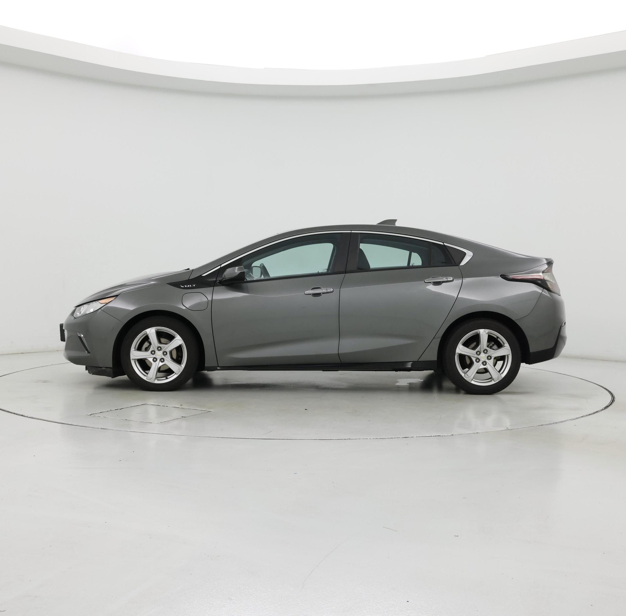 Thumbnail: 2017 Chevrolet Volt - 3