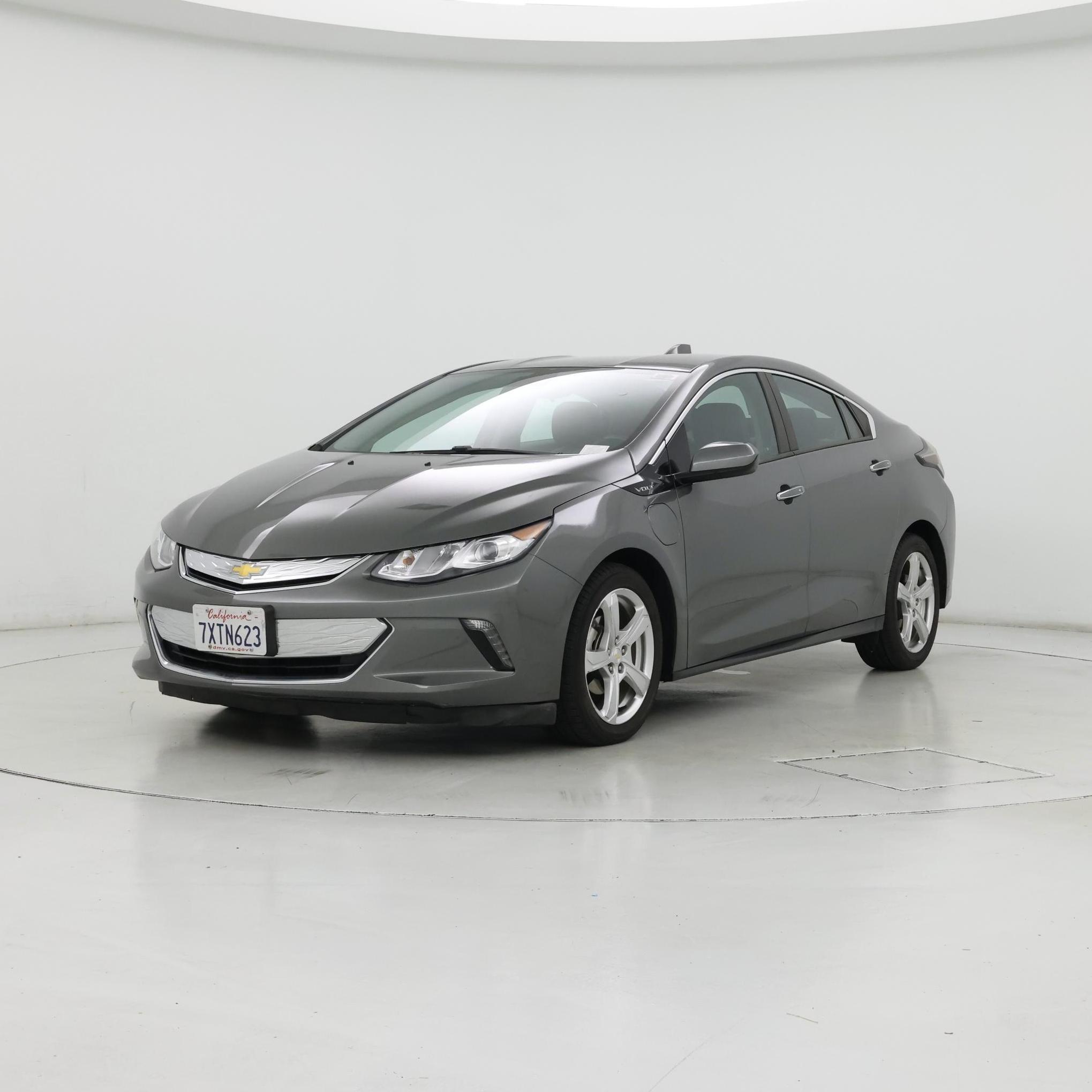 Thumbnail: 2017 Chevrolet Volt - 4