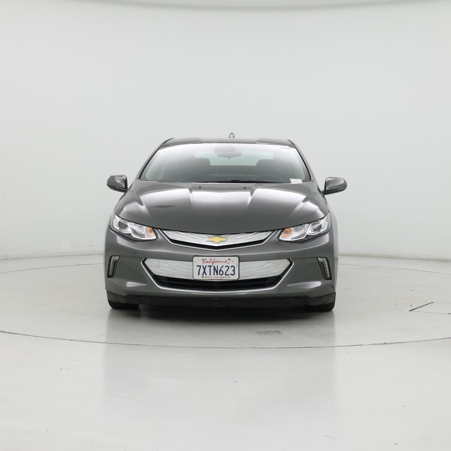 Thumbnail: 2017 Chevrolet Volt - 5