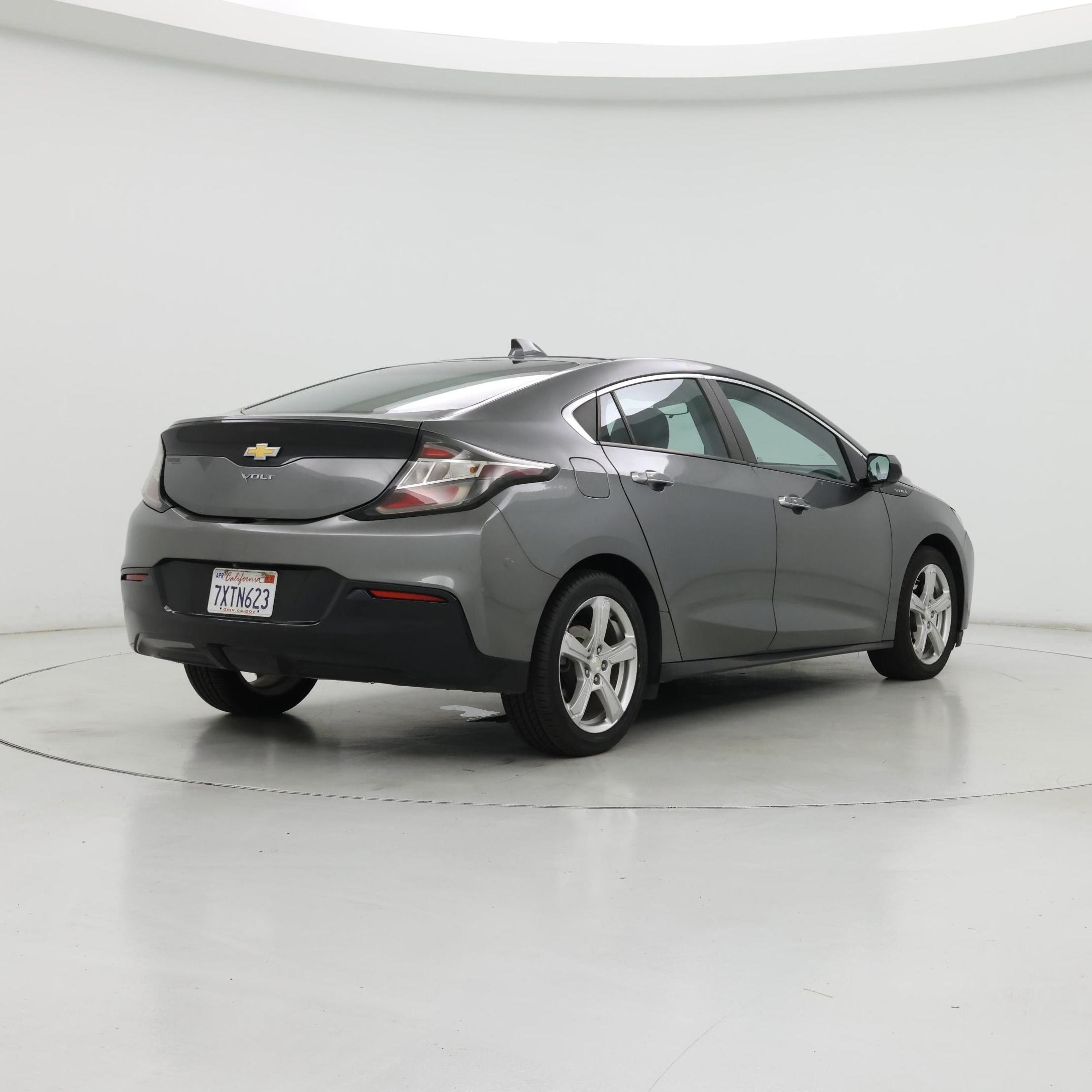 Thumbnail: 2017 Chevrolet Volt - 8