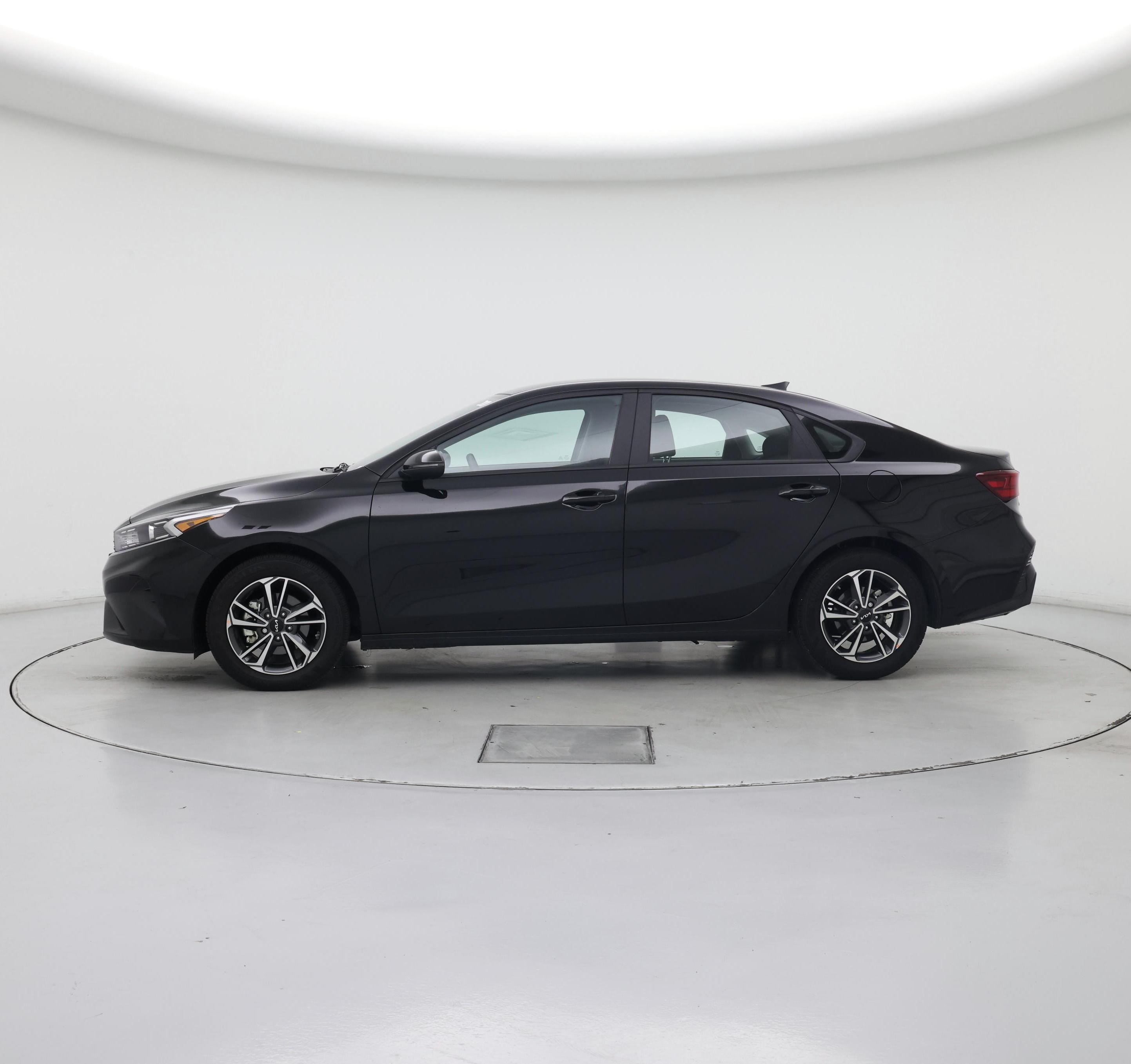 Thumbnail: 2023 Kia Forte - 3