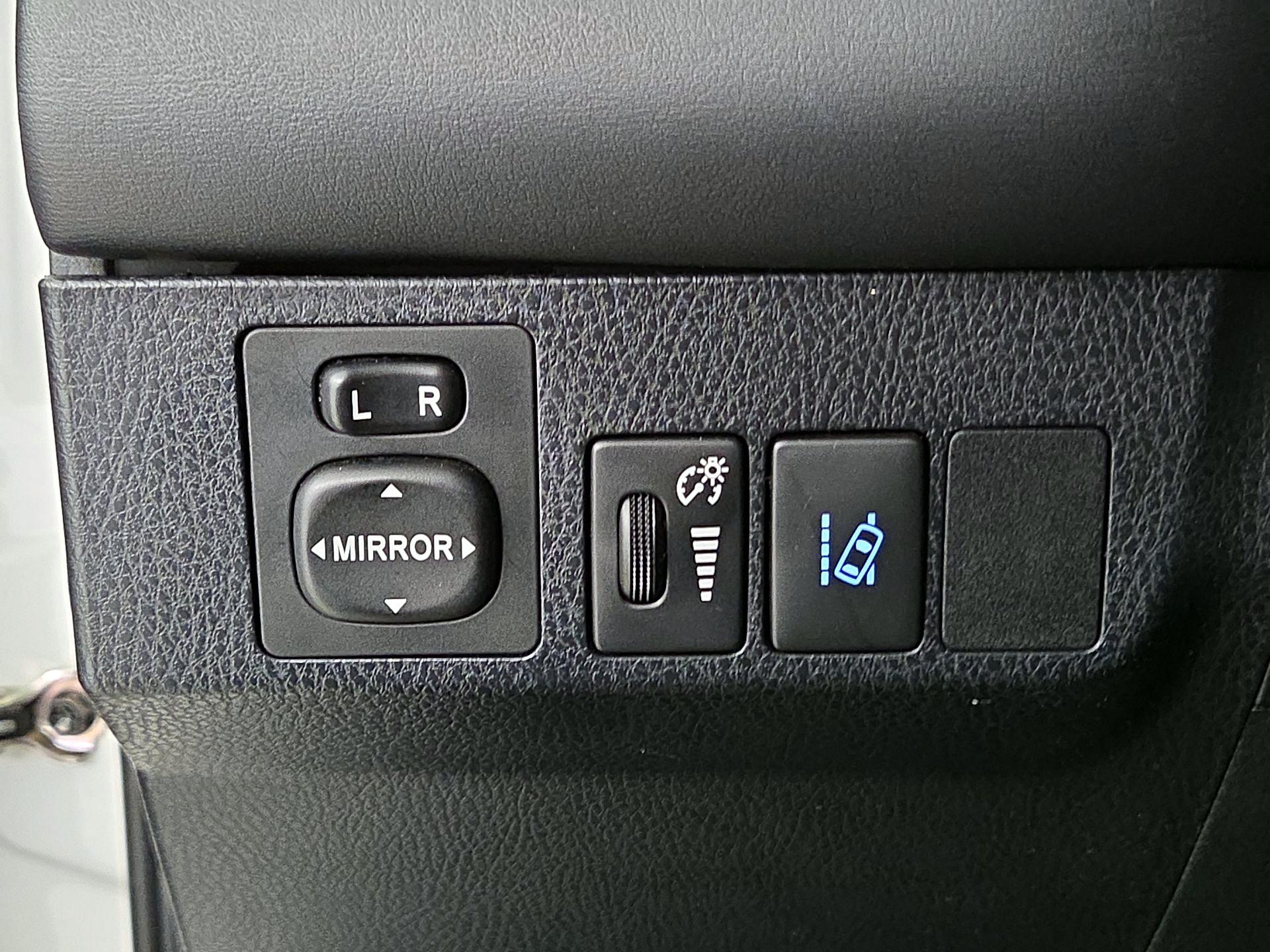 Thumbnail: 2017 Toyota RAV4 - 13