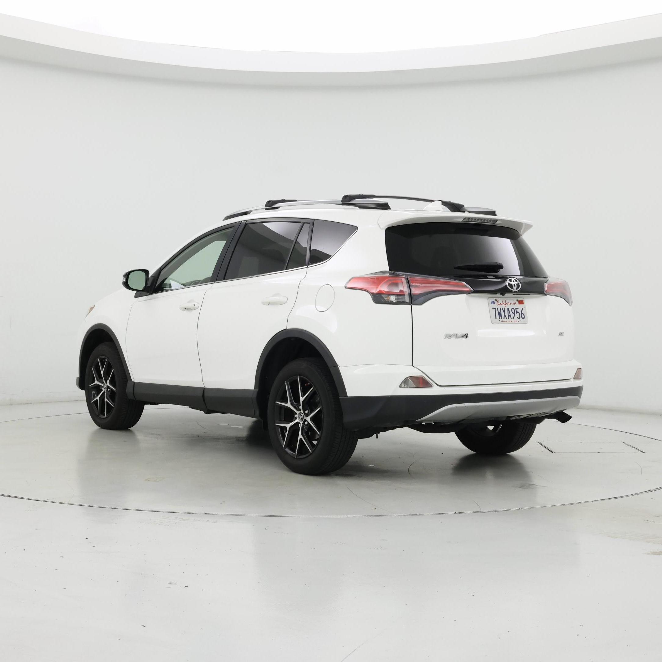 Thumbnail: 2017 Toyota RAV4 - 2