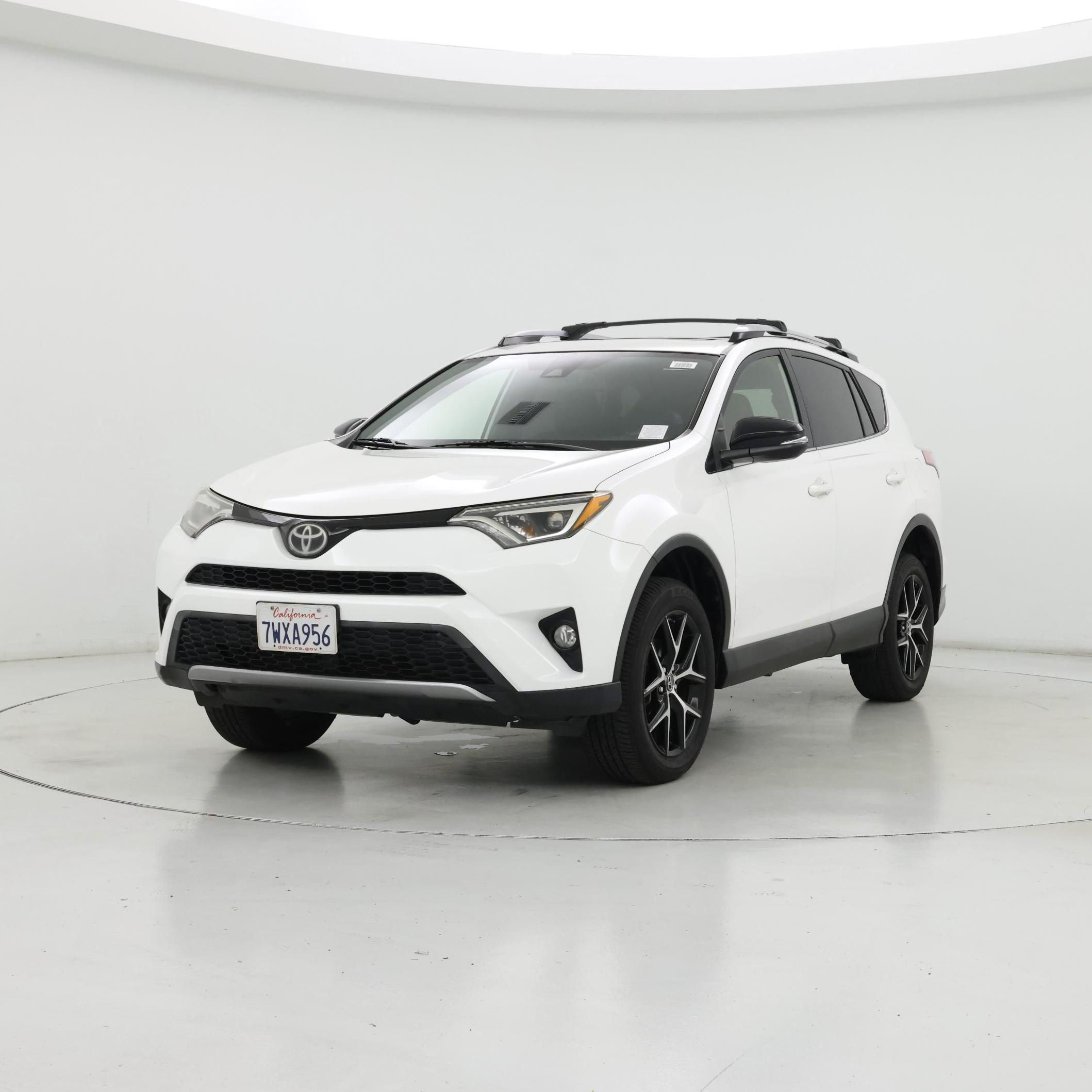 Thumbnail: 2017 Toyota RAV4 - 4