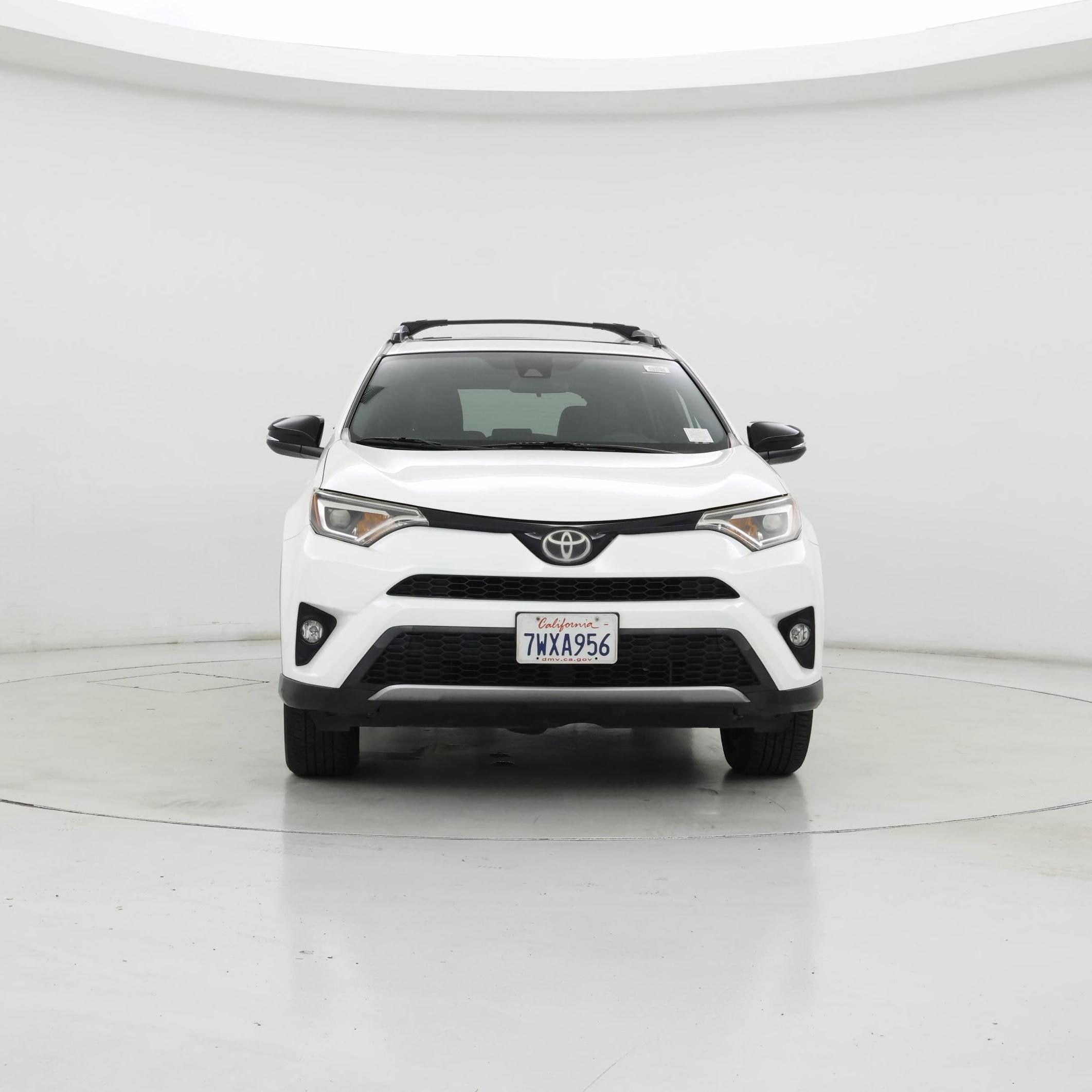 Thumbnail: 2017 Toyota RAV4 - 5