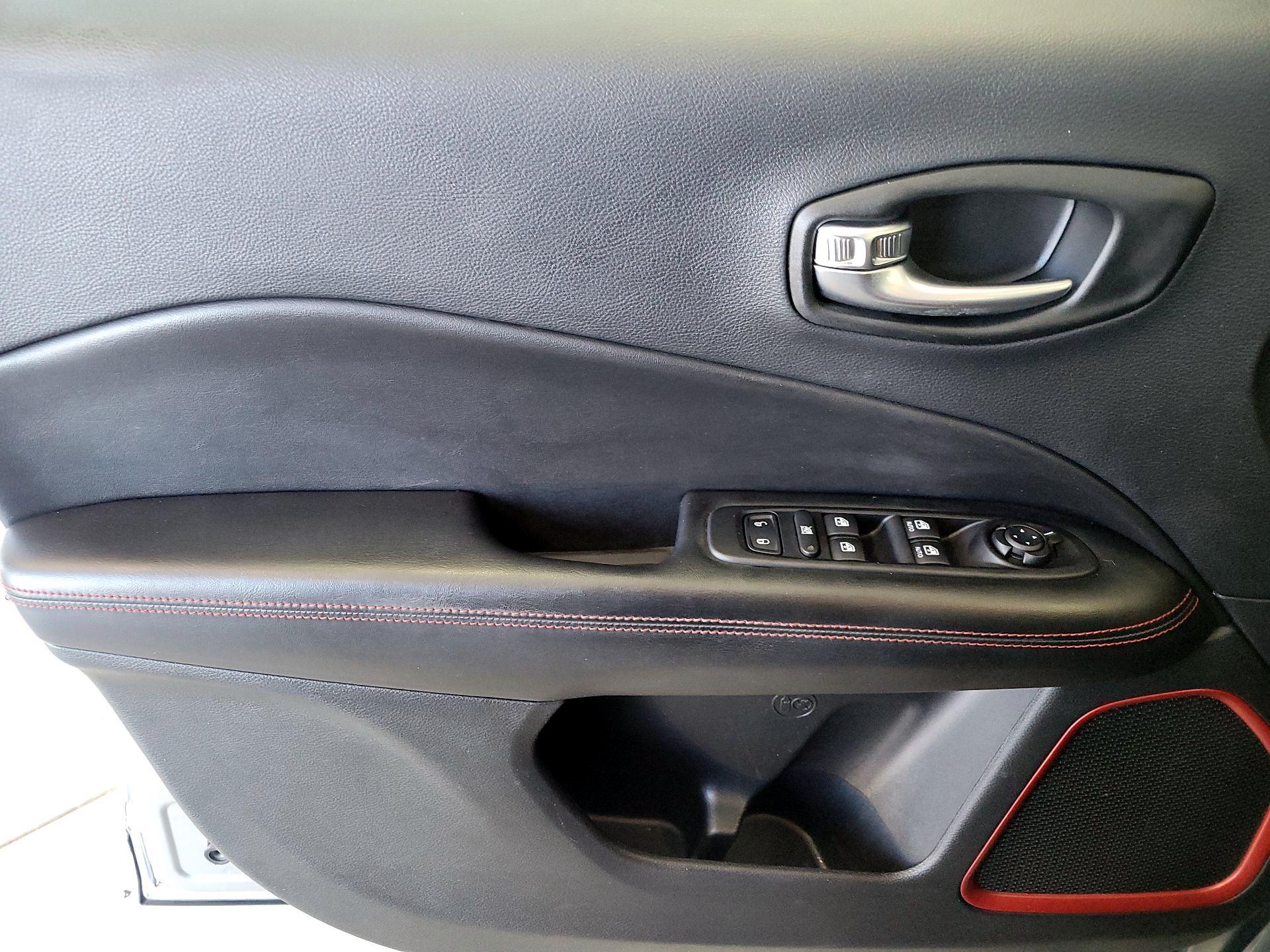 Thumbnail: 2021 Jeep Compass - 12