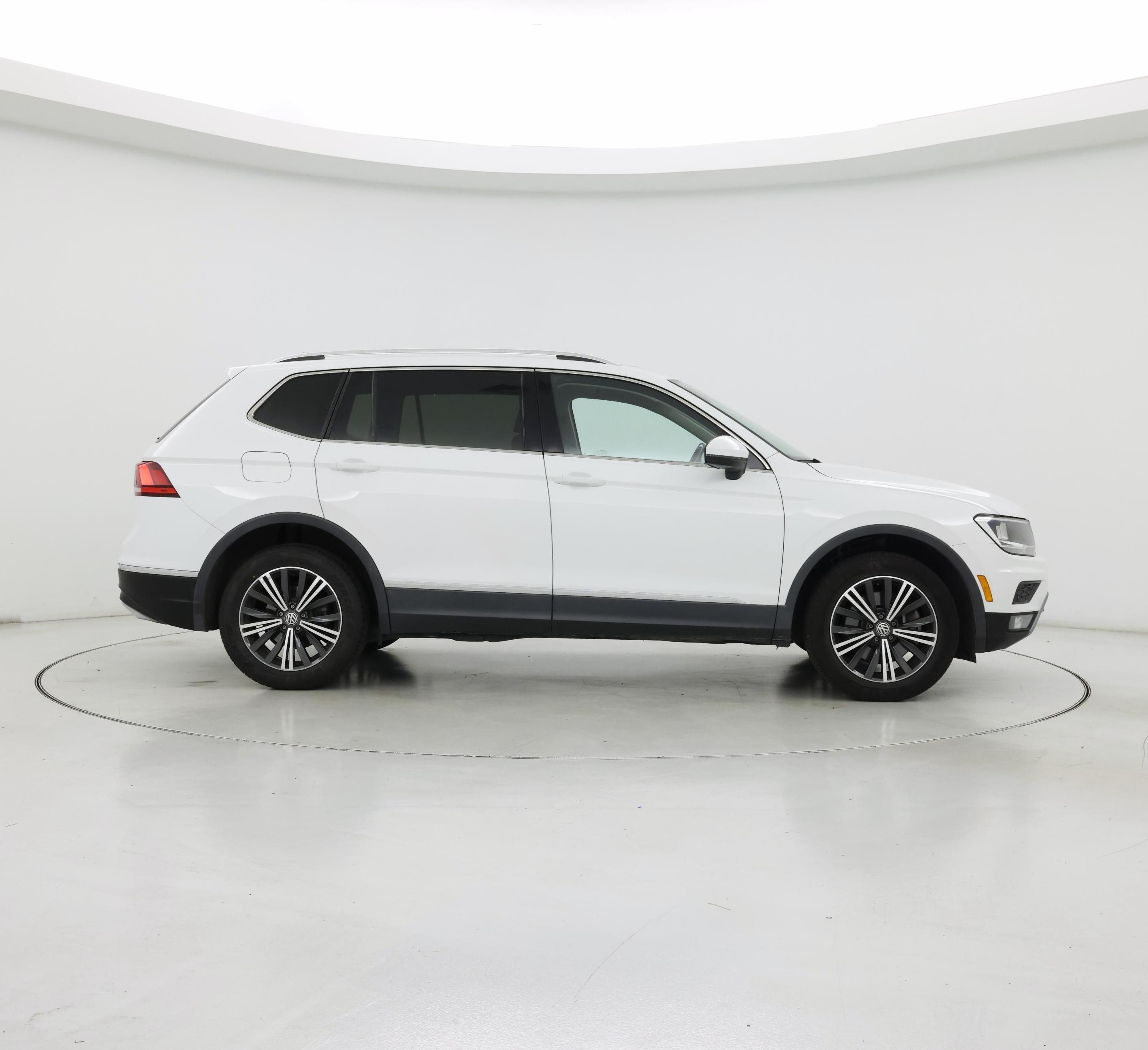 Thumbnail: 2019 Volkswagen Tiguan - 7