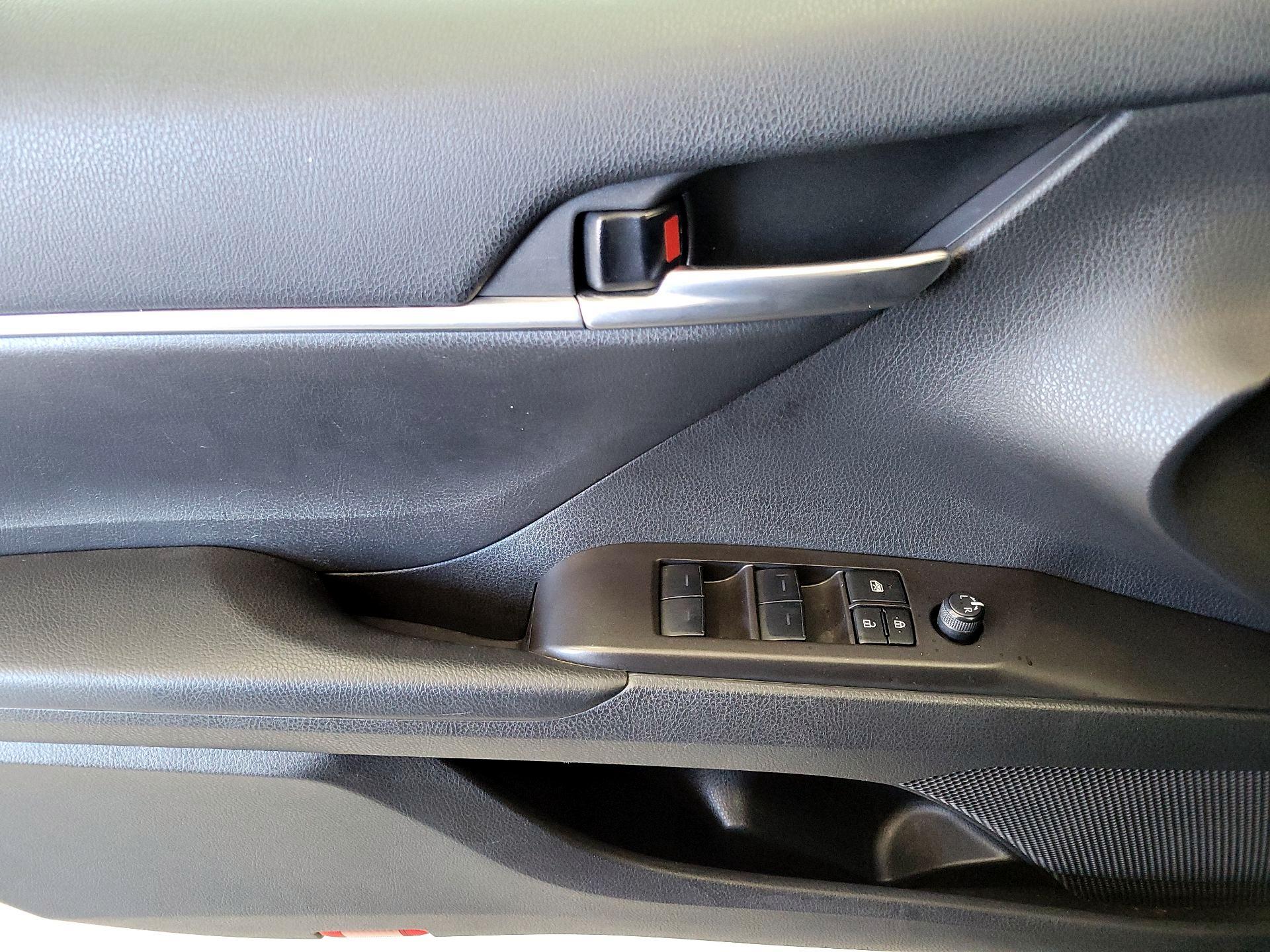 Thumbnail: 2023 Toyota Camry - 12