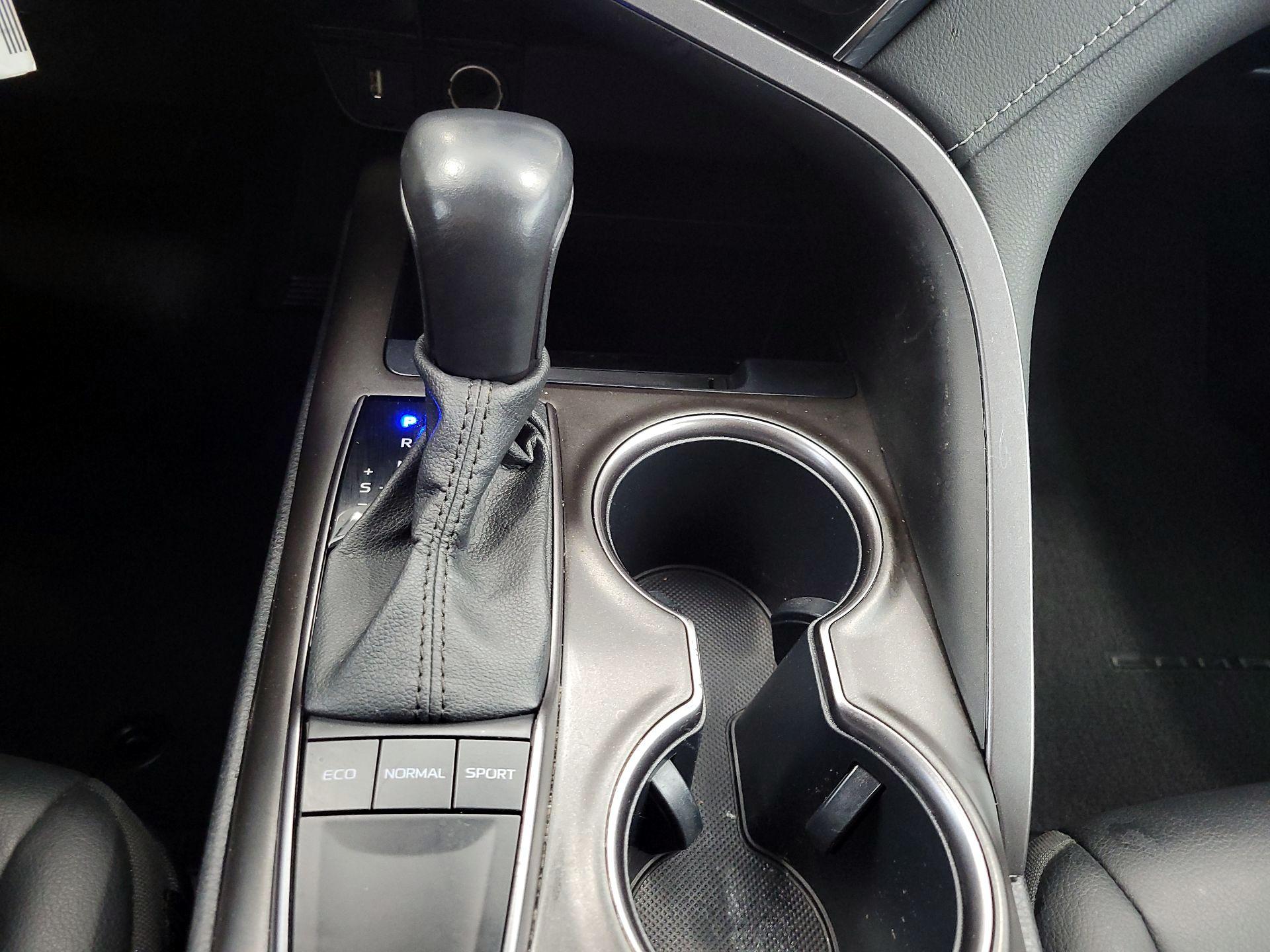 Thumbnail: 2023 Toyota Camry - 17