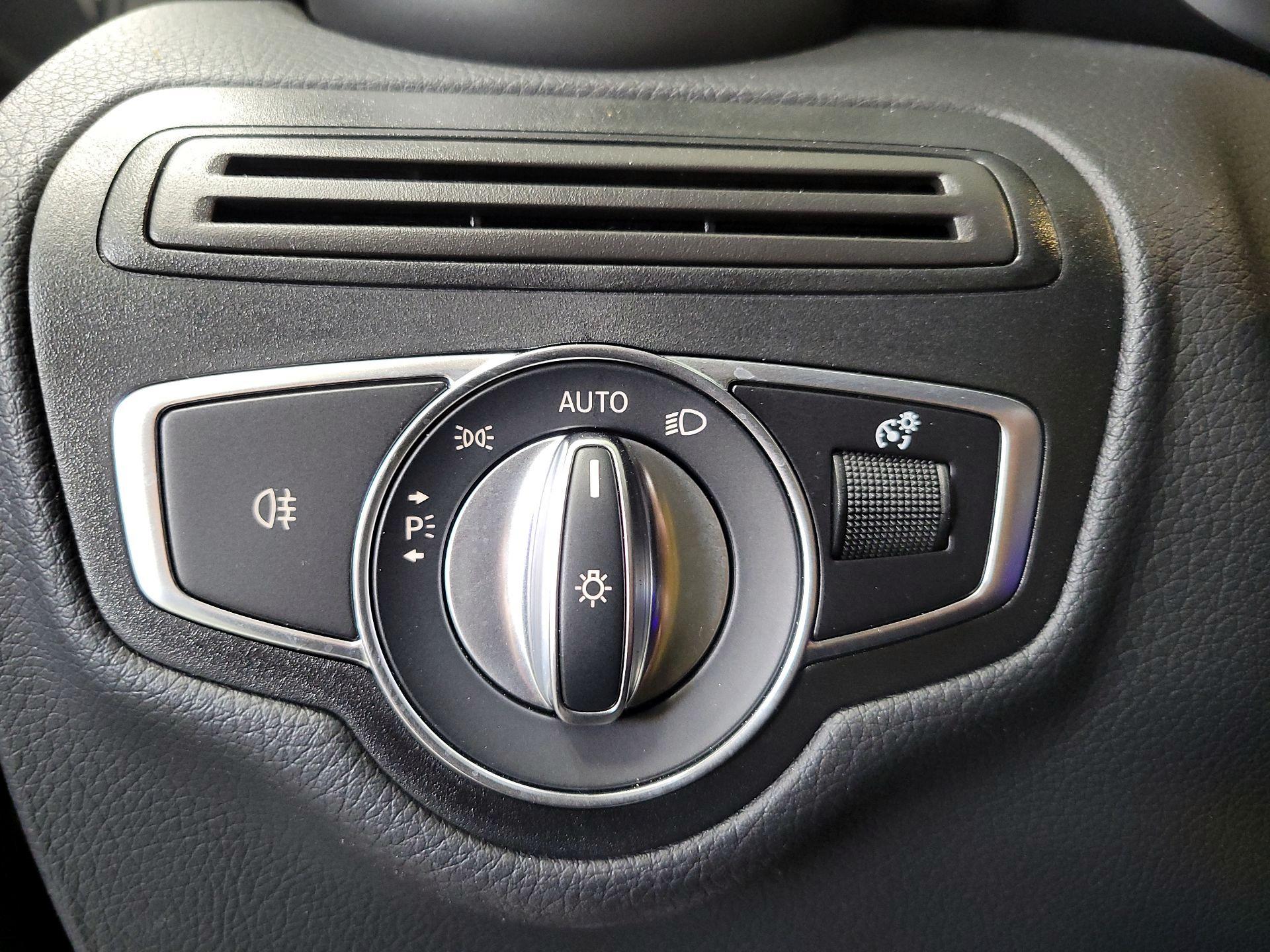 Thumbnail: 2023 Mercedes-Benz GLC - 13