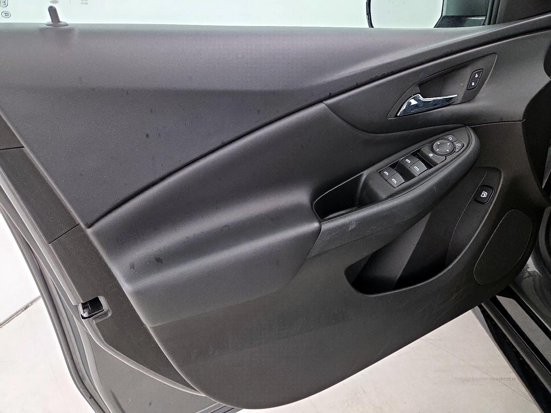 Thumbnail: 2017 Chevrolet Volt - 12