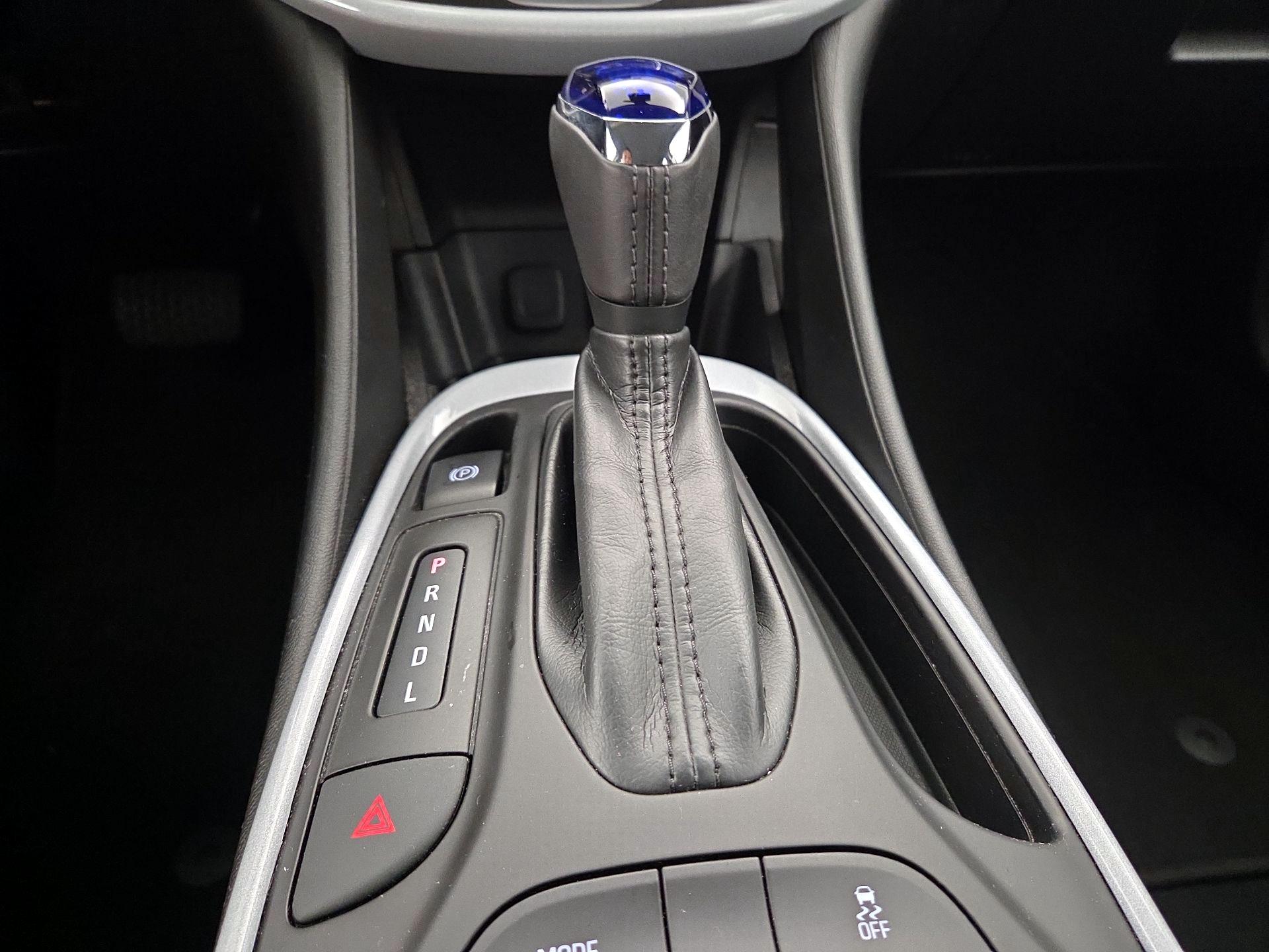 Thumbnail: 2017 Chevrolet Volt - 17