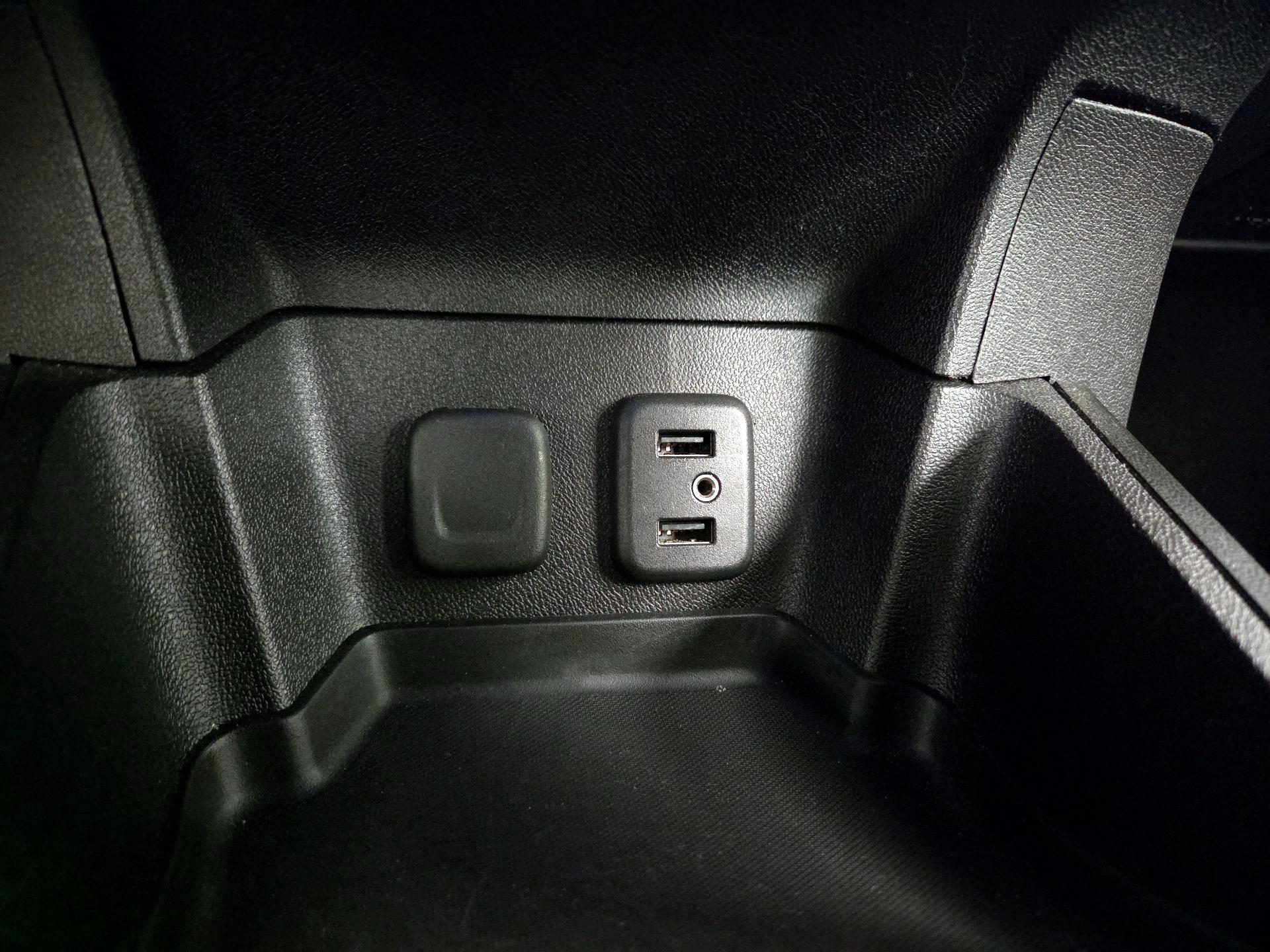 Thumbnail: 2017 Chevrolet Volt - 18