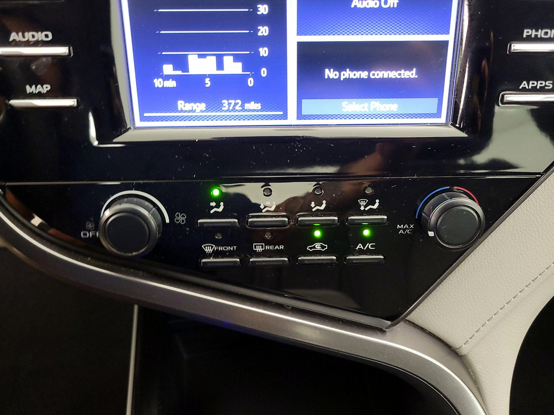 Thumbnail: 2019 Toyota Camry - 16