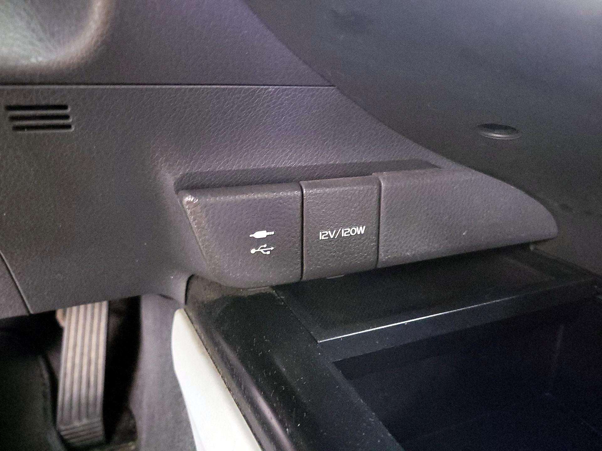 Thumbnail: 2019 Toyota Camry - 18