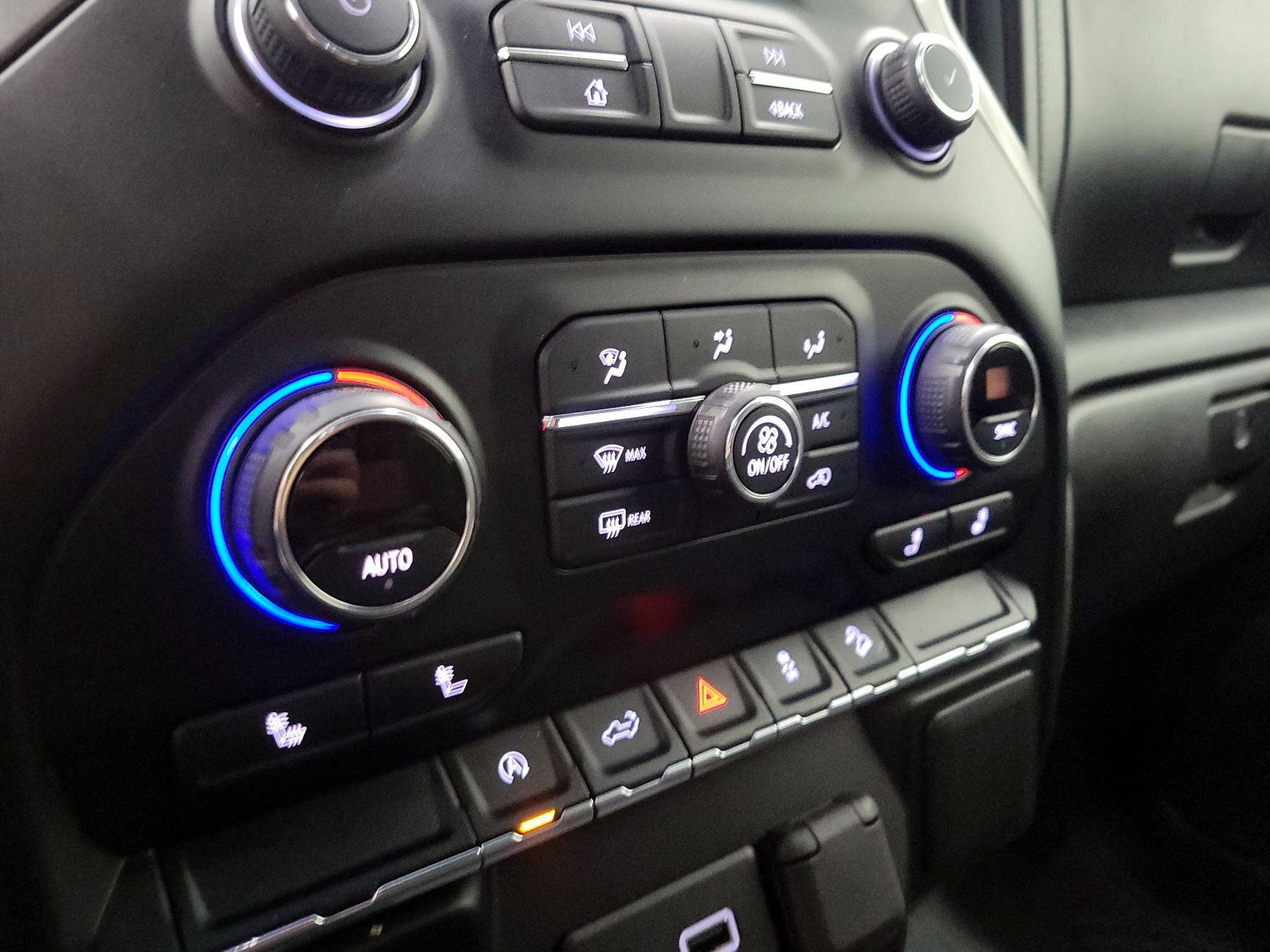 Thumbnail: 2021 Chevrolet Silverado 1500 - 16