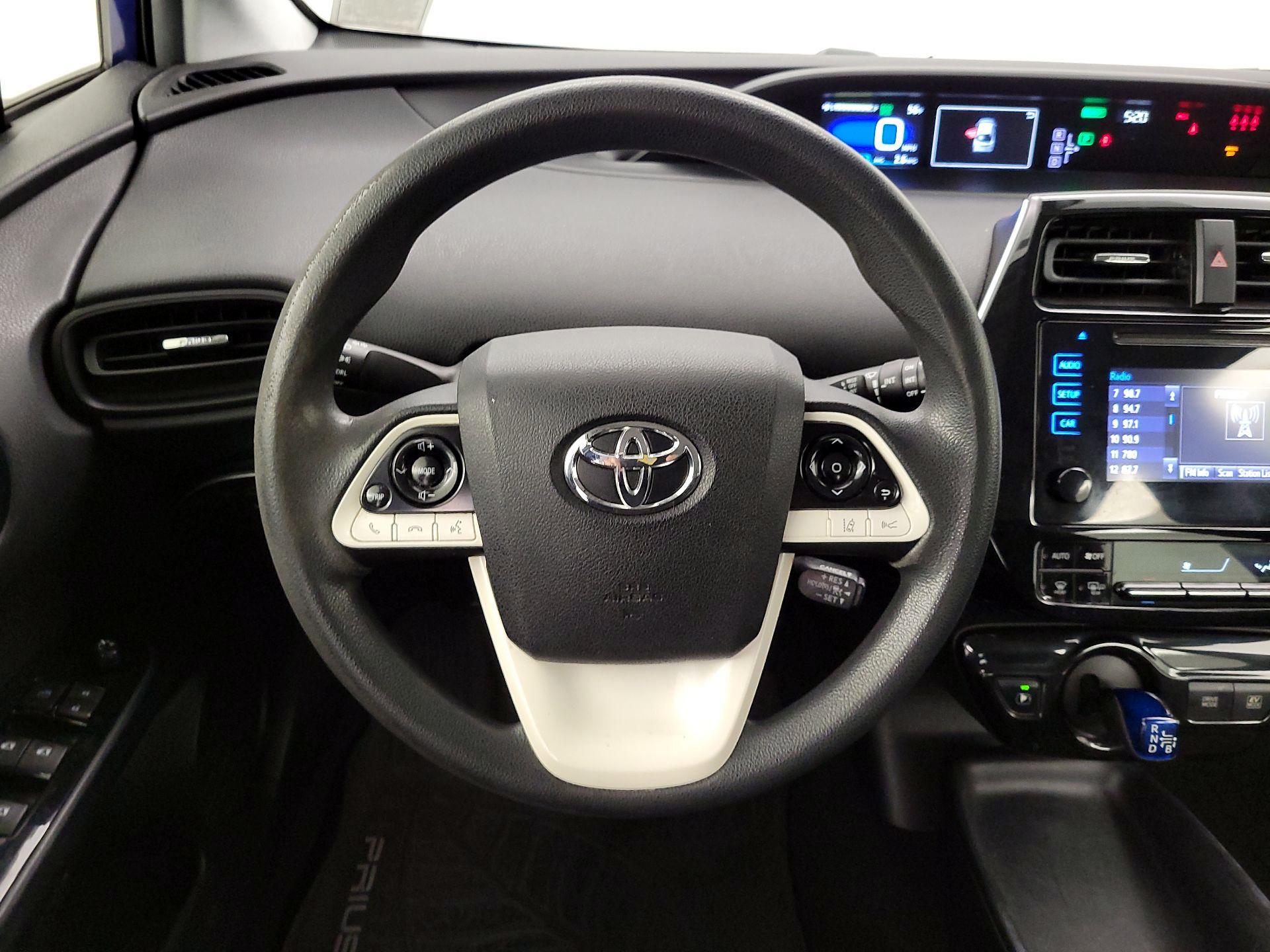 Thumbnail: 2017 Toyota Prius - 10