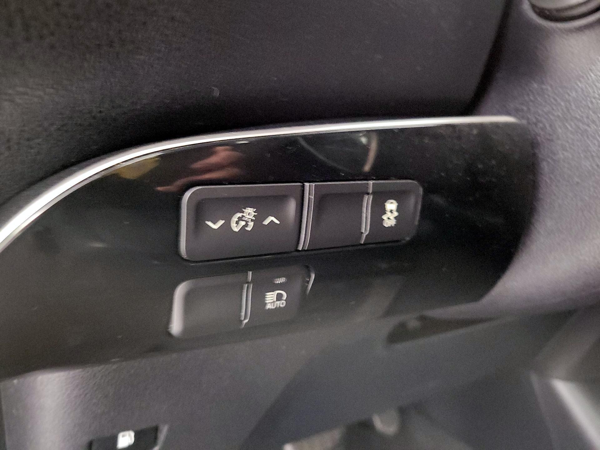 Thumbnail: 2017 Toyota Prius - 13