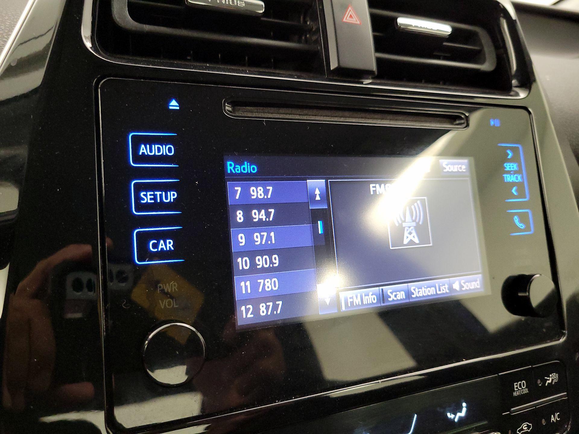 Thumbnail: 2017 Toyota Prius - 15