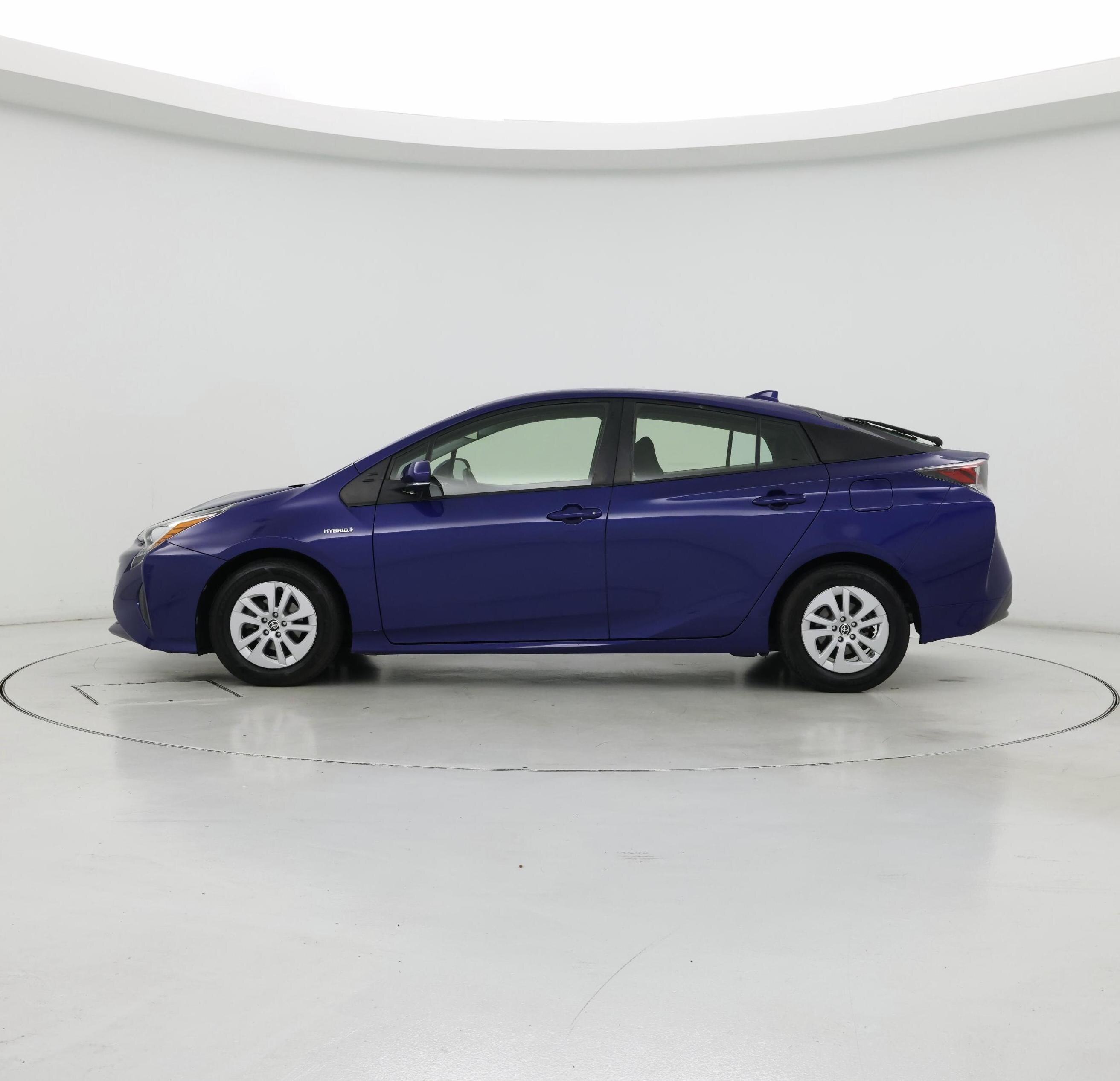 Thumbnail: 2017 Toyota Prius - 3