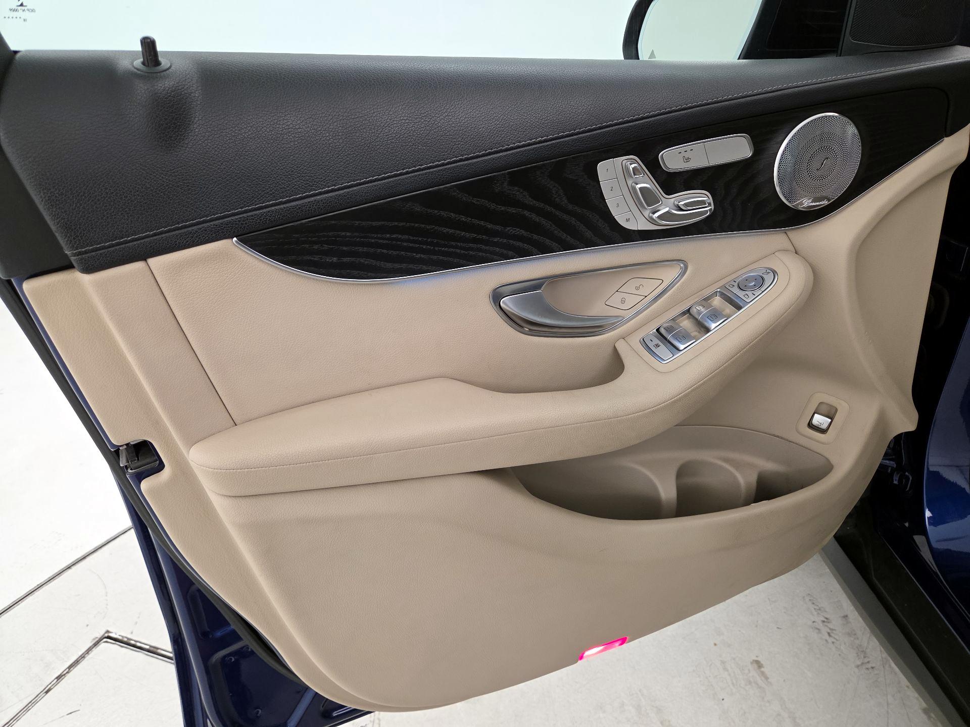 Thumbnail: 2017 Mercedes-Benz GLC - 12