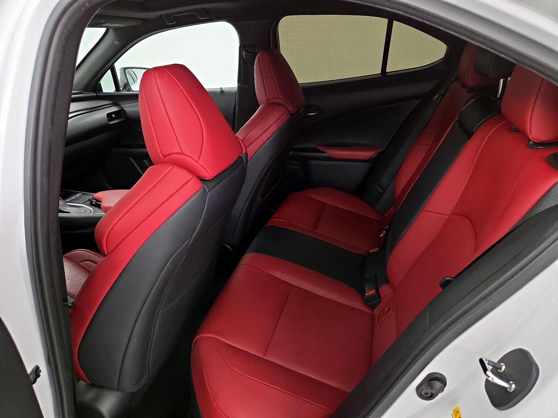 Thumbnail: 2019 Lexus UX - 20