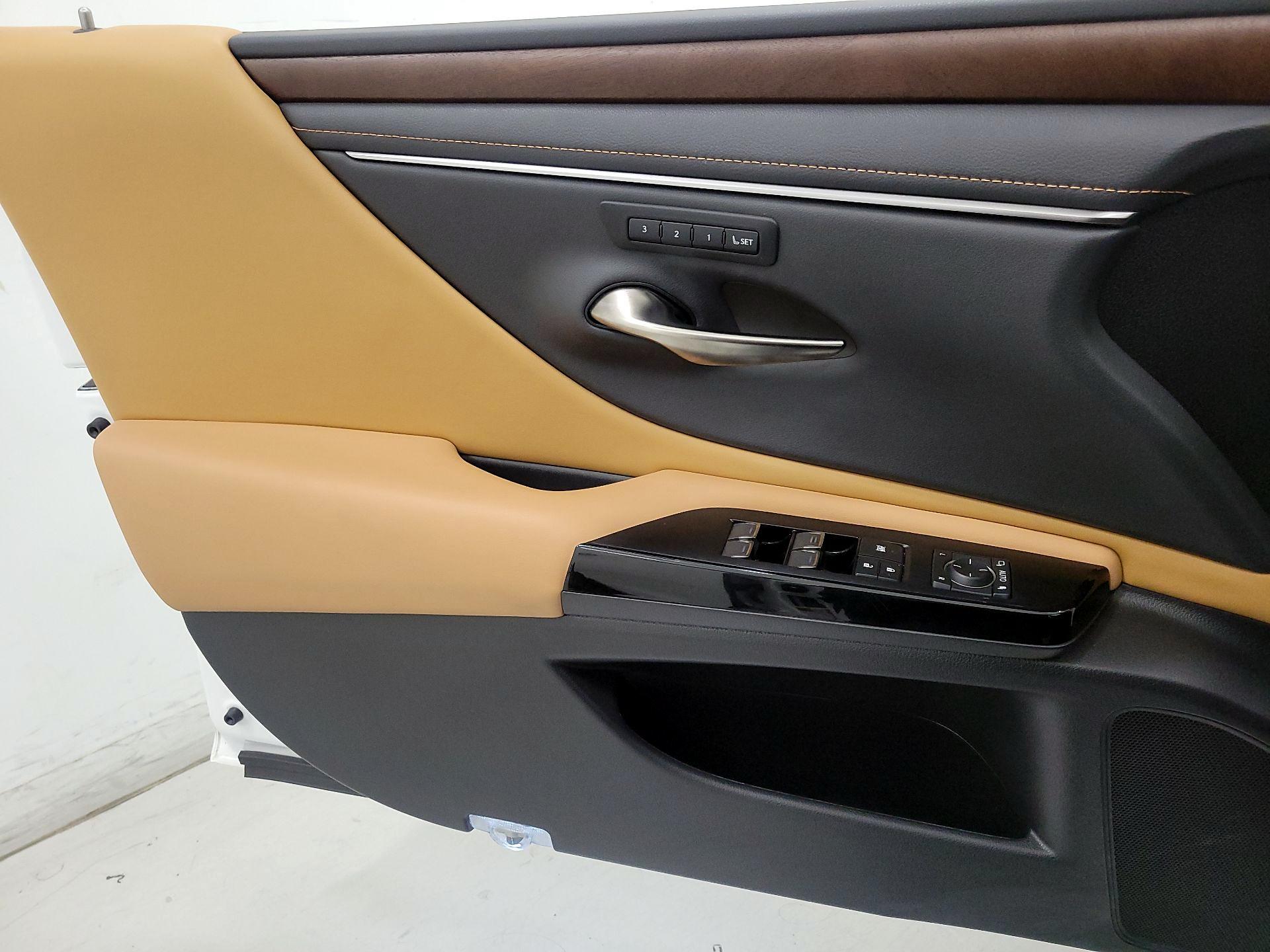Thumbnail: 2024 Lexus ES - 12