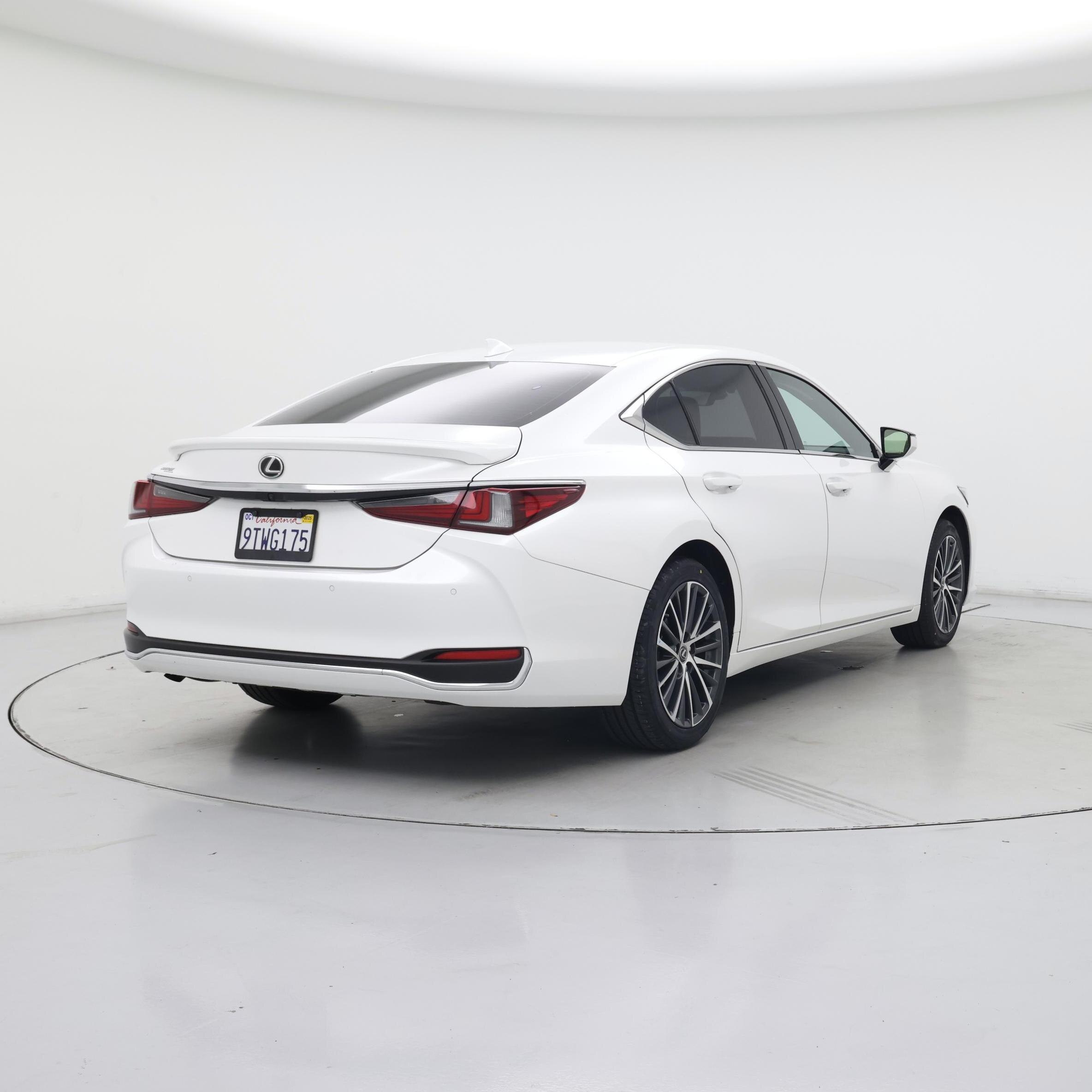 Thumbnail: 2024 Lexus ES - 8
