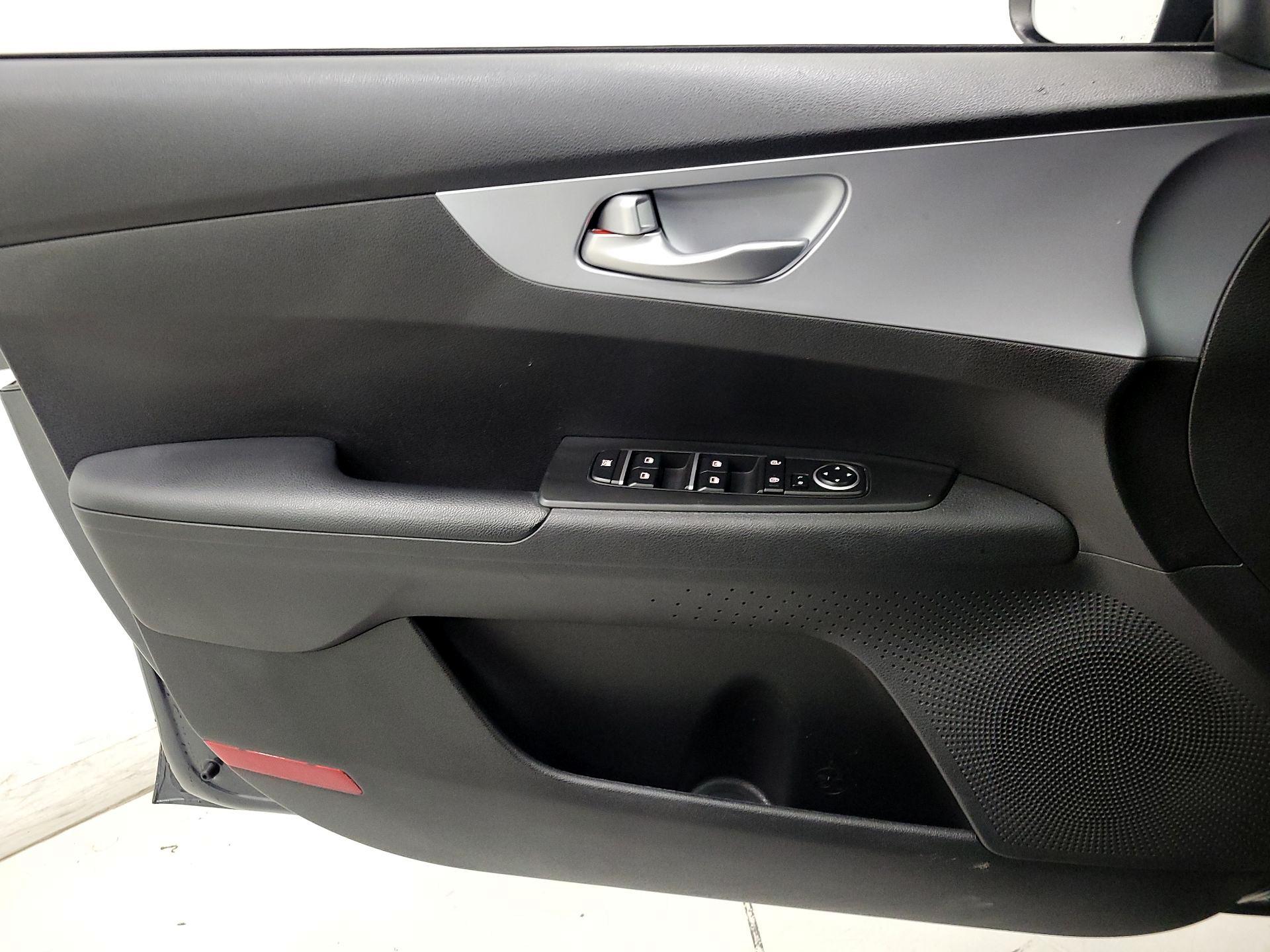 Thumbnail: 2023 Kia Forte - 12