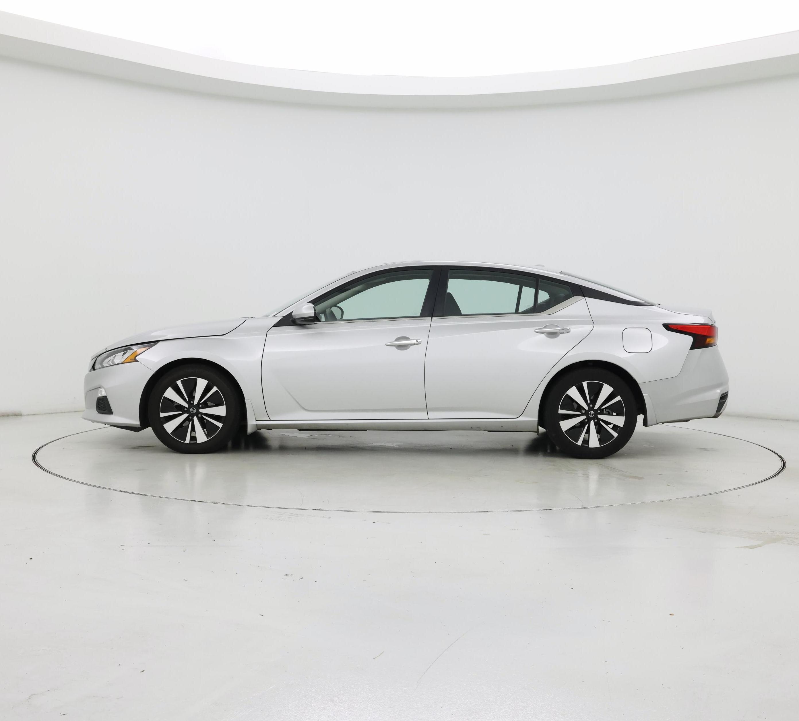 Thumbnail: 2021 Nissan Altima - 3