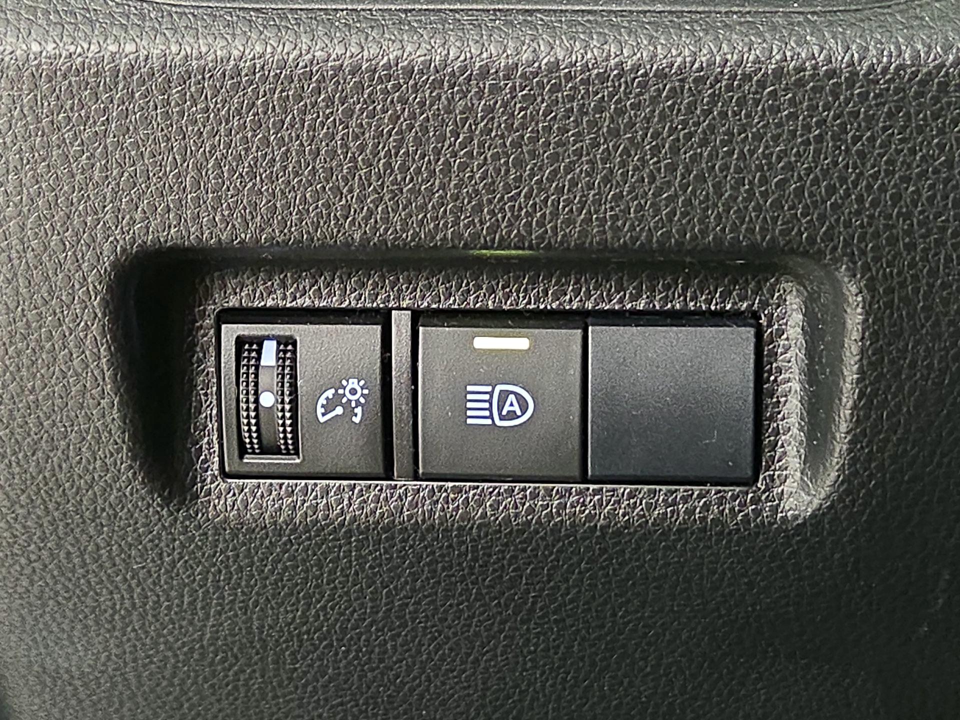 Thumbnail: 2019 Toyota RAV4 - 13
