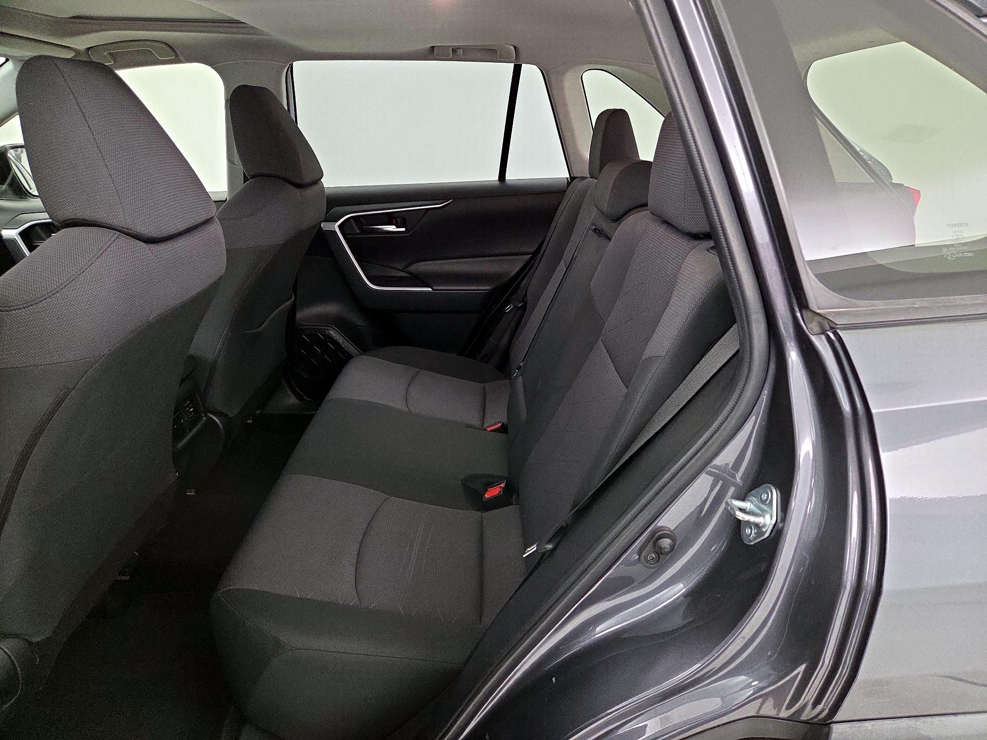 Thumbnail: 2019 Toyota RAV4 - 20