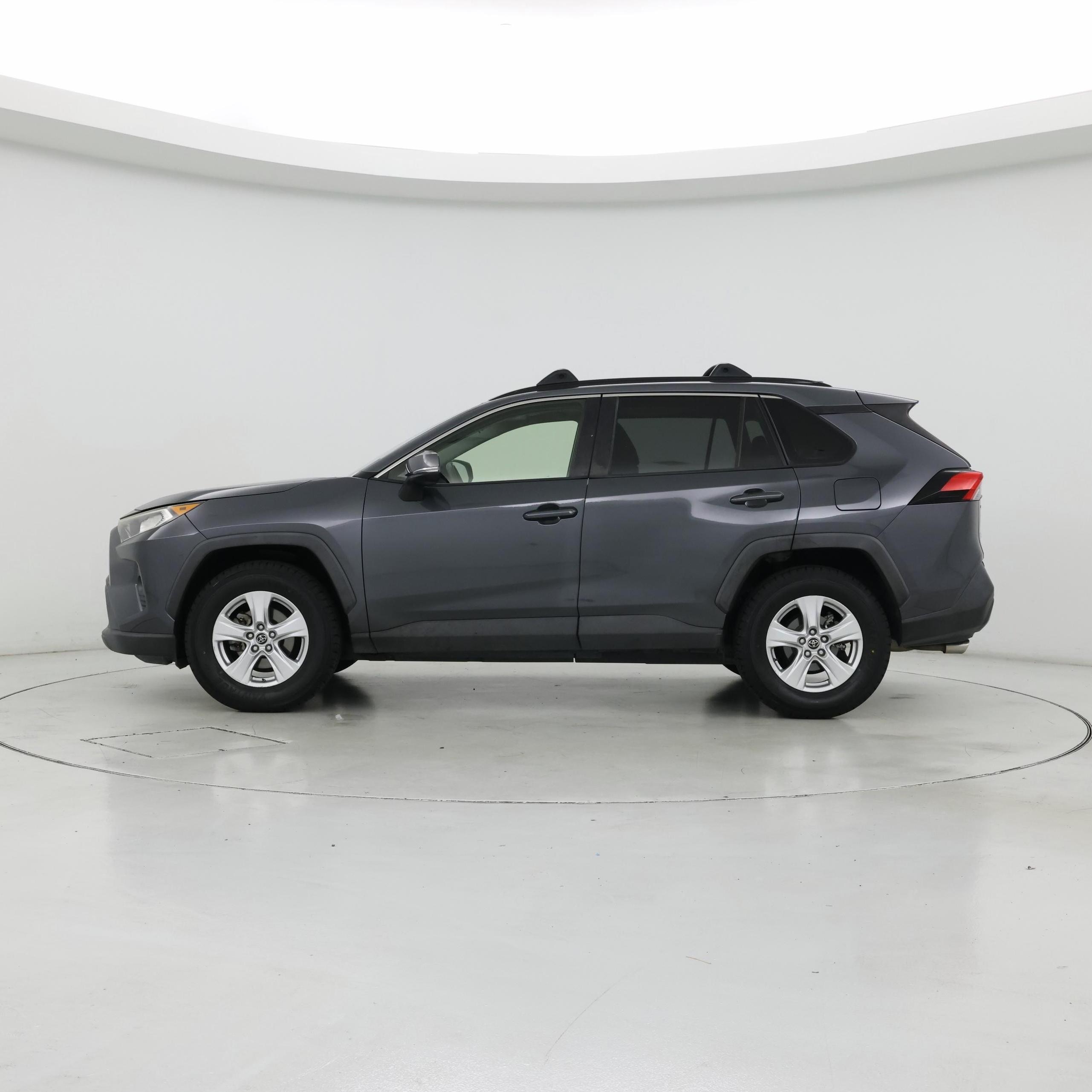 Thumbnail: 2019 Toyota RAV4 - 3