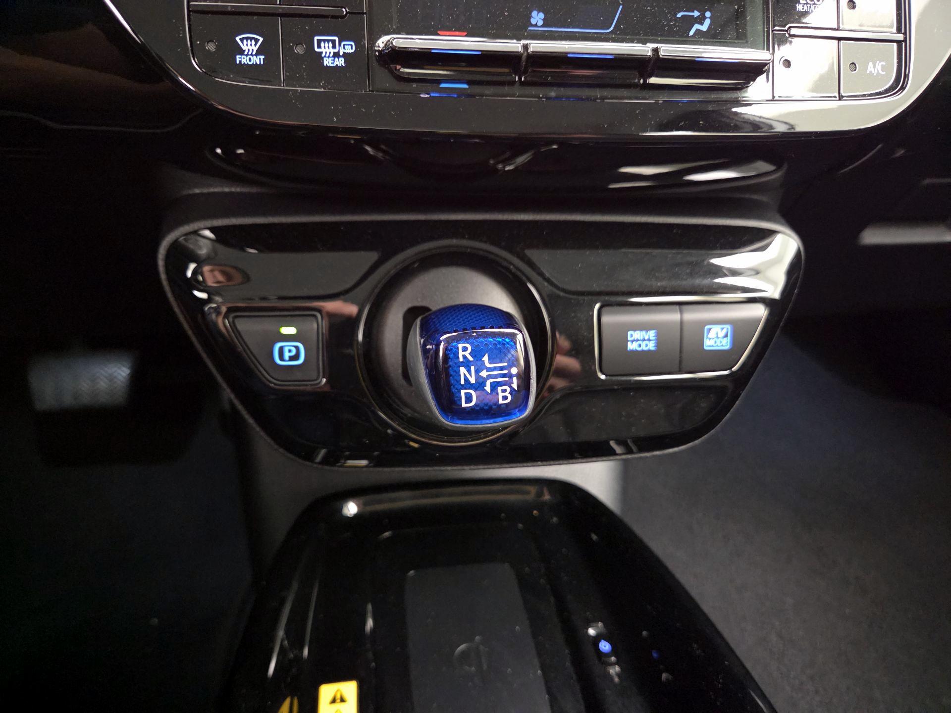 Thumbnail: 2019 Toyota Prius - 17