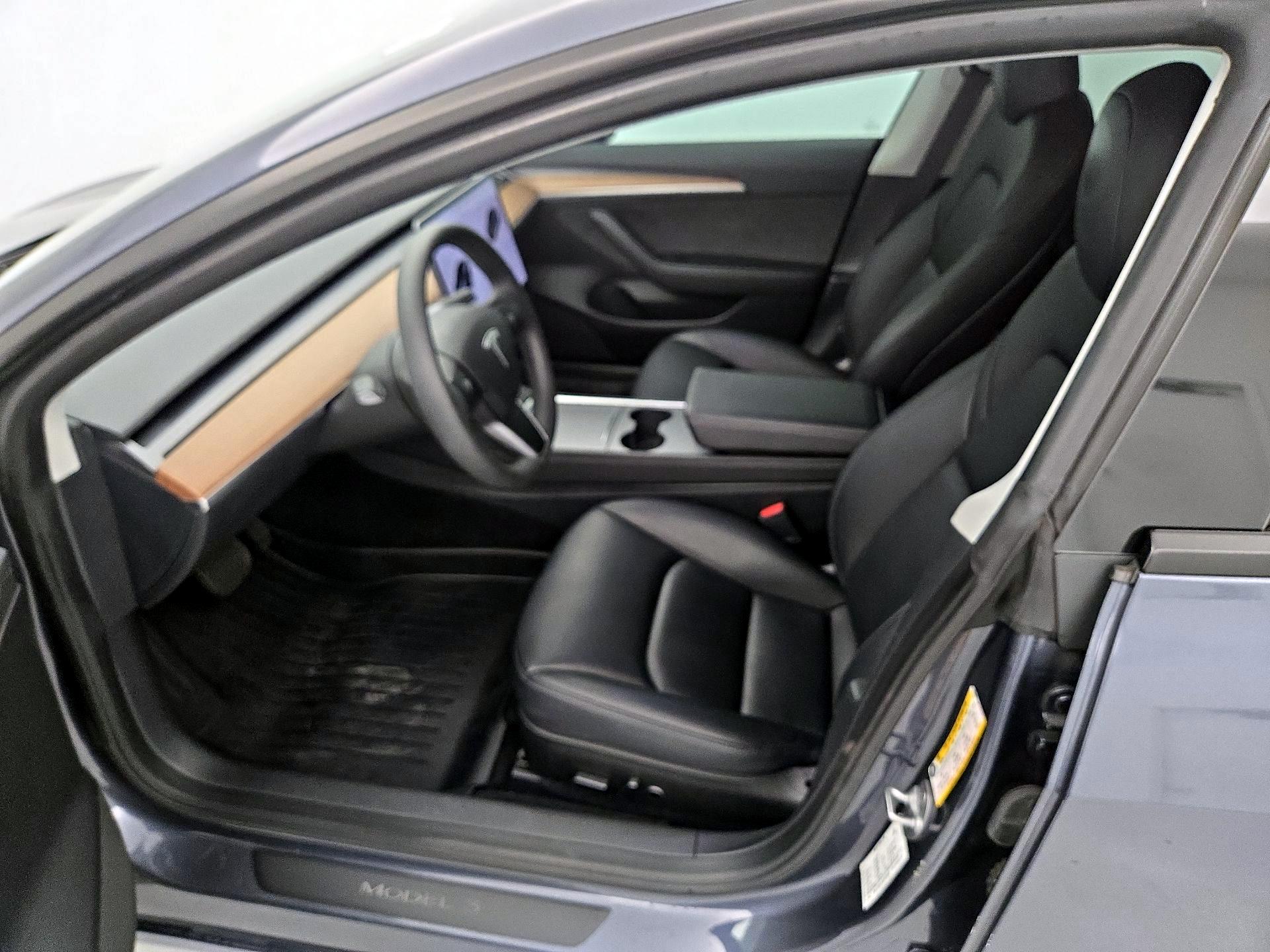 Thumbnail: 2023 Tesla Model 3 - 11